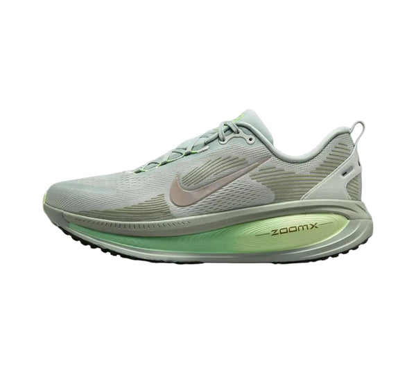 NIKE VOMERO 18 LIGHT SILVER BARELY VOLT DUSTY OLIVE COLLEGE GREY