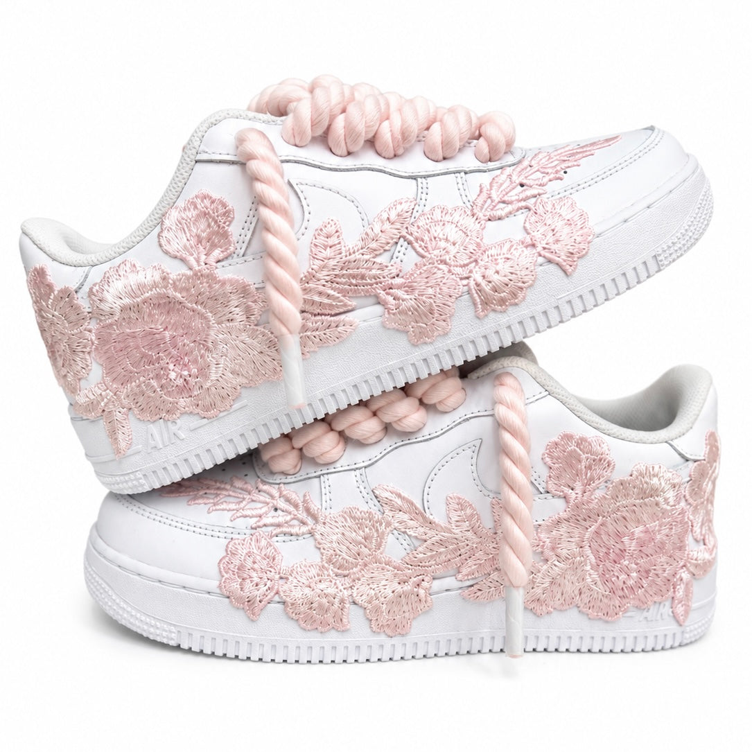 NIKE AIR FORCE 1 LOW 07 WHITE BABY PINK ROSE ROPE LACES