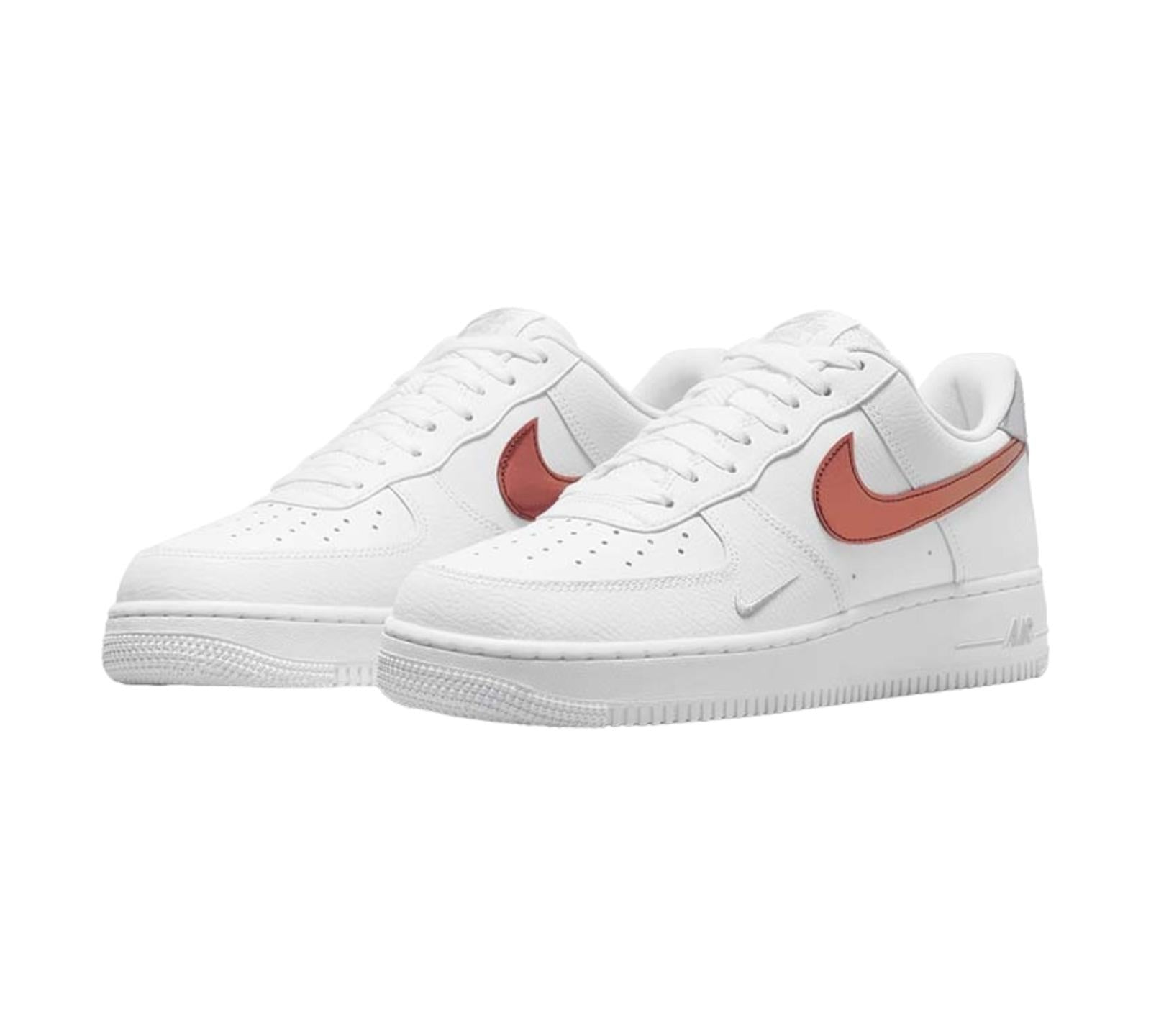 NIKE AIR FORCE 1 '07 LOW WHITE PICANTE RED