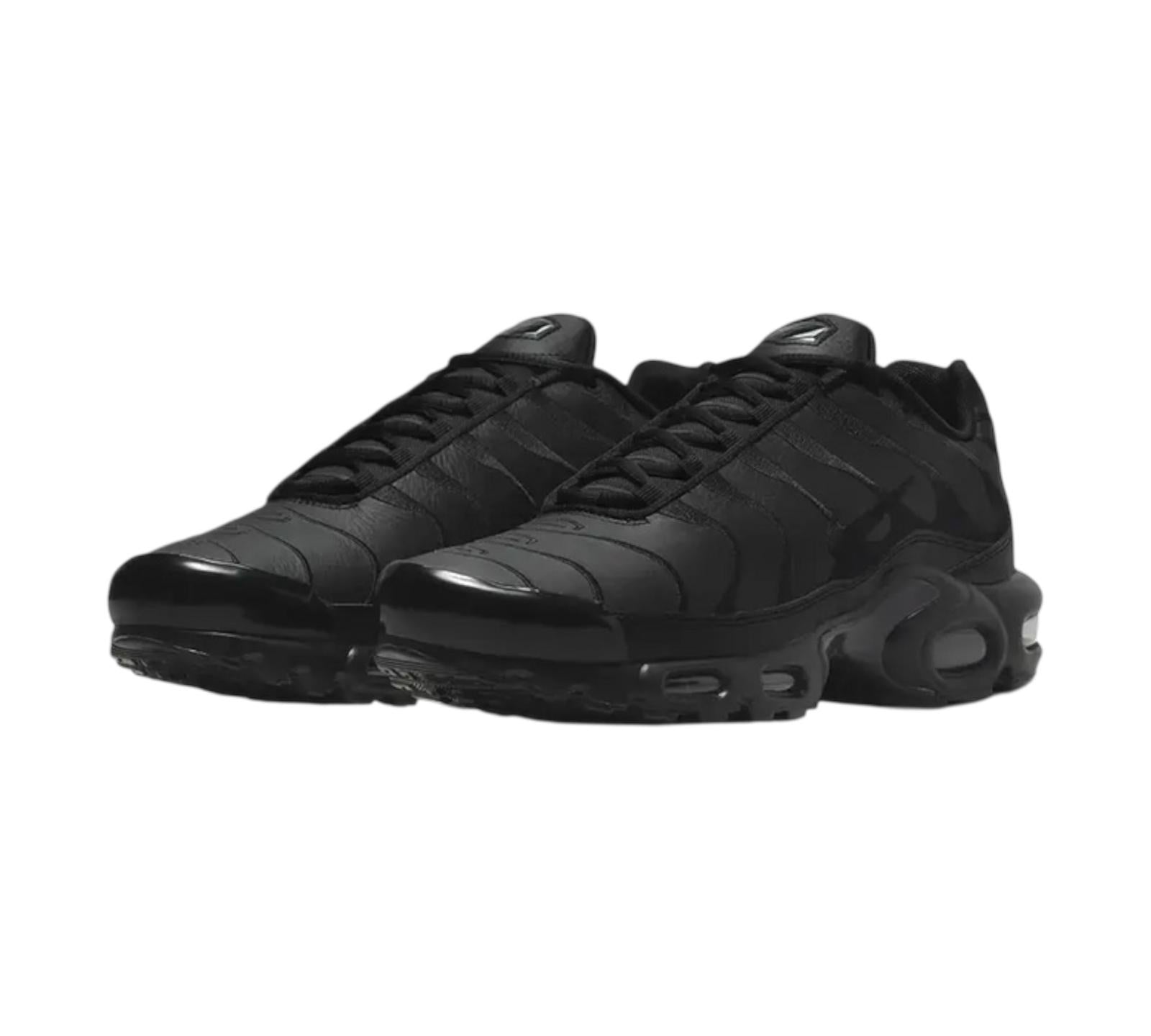 NIKE AIR MAX PLUS TRIPLE BLACK LEATHER