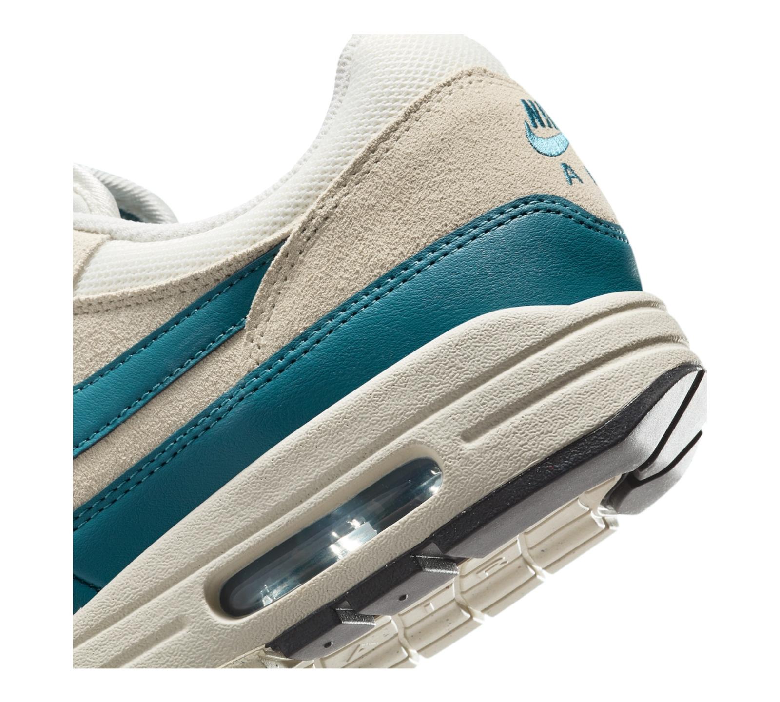 NIKE AIR MAX 1 ESSENTIAL SOFT PEARL SMOKEY BLUE
