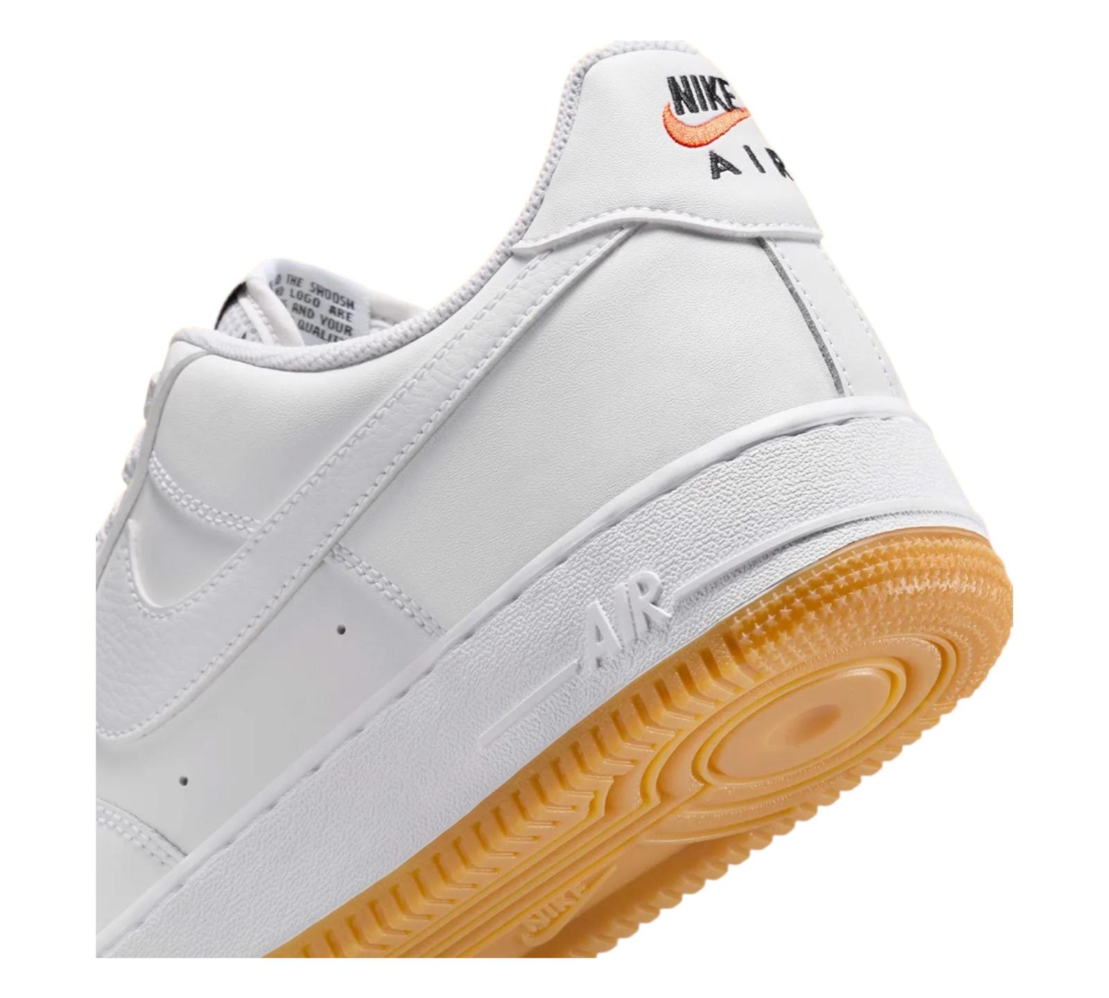 NIKE AIR FORCE 1 '07 LV8 WHITE GUM