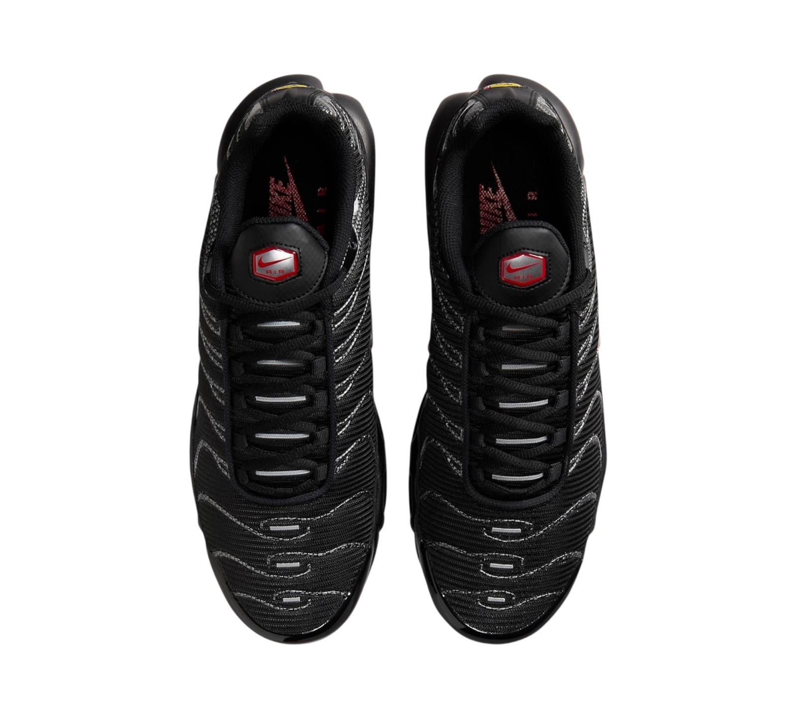 NIKE AIR MAX PLUS BLACK UNIVERSITY RED METALLIC SILVER