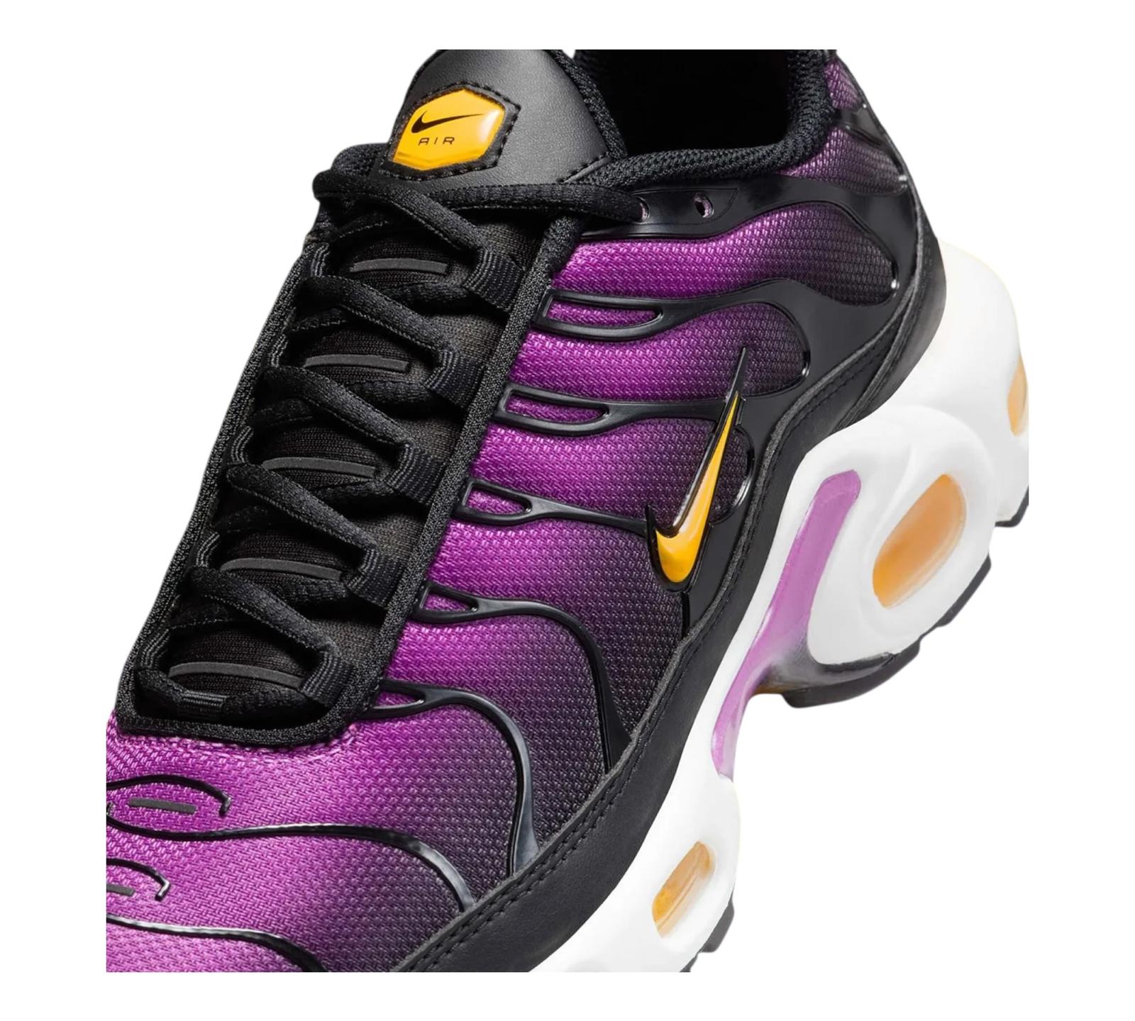 NIKE AIR MAX PLUS BLACK LASER ORANGE WHITE HYPER VIOLET