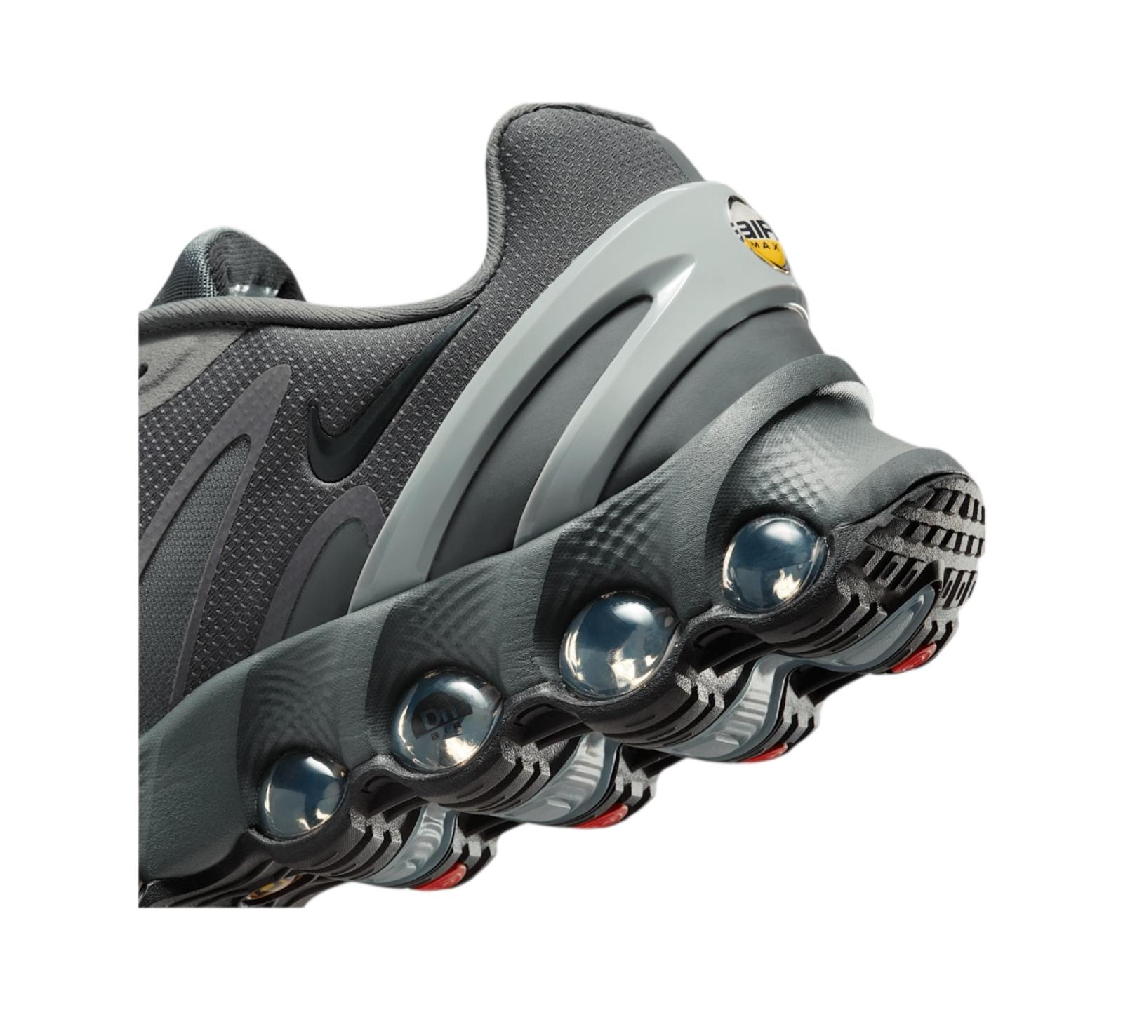 NIKE AIR MAX DN8 IRON GREY BLACK