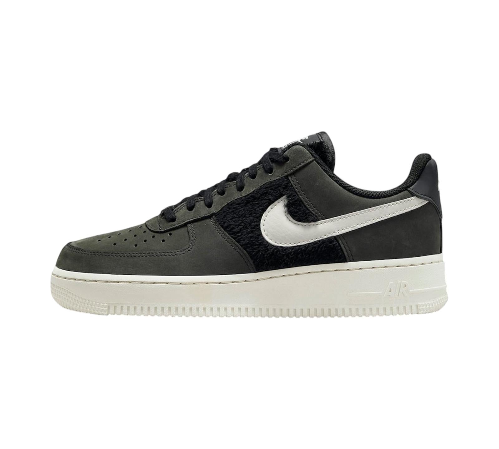 M NIKE AIR FORCE 1 LOW BLACK LIGHT BONE FAUX FUR