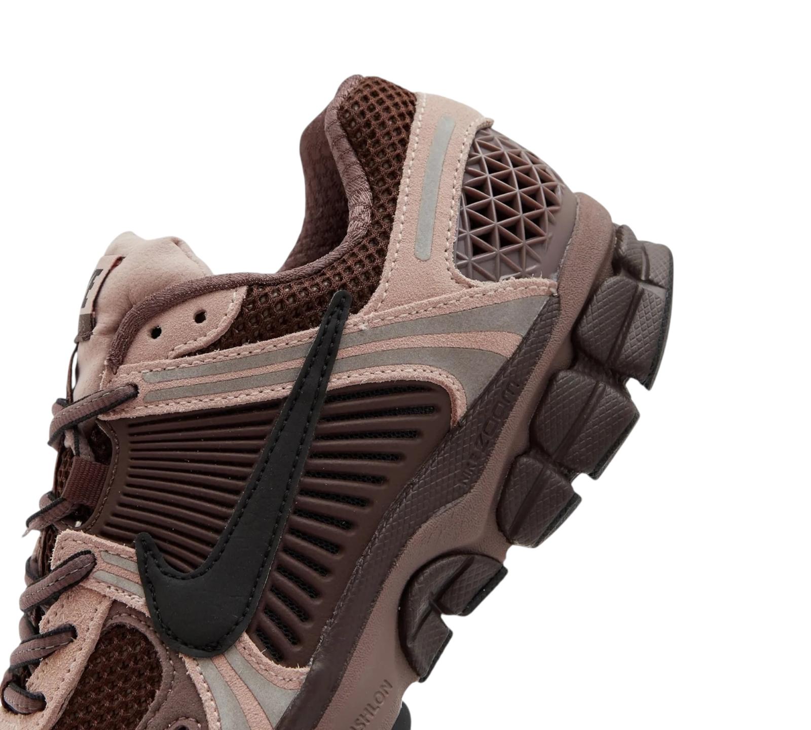 NIKE ZOOM VOMERO 5 PLUM ECLIPSE