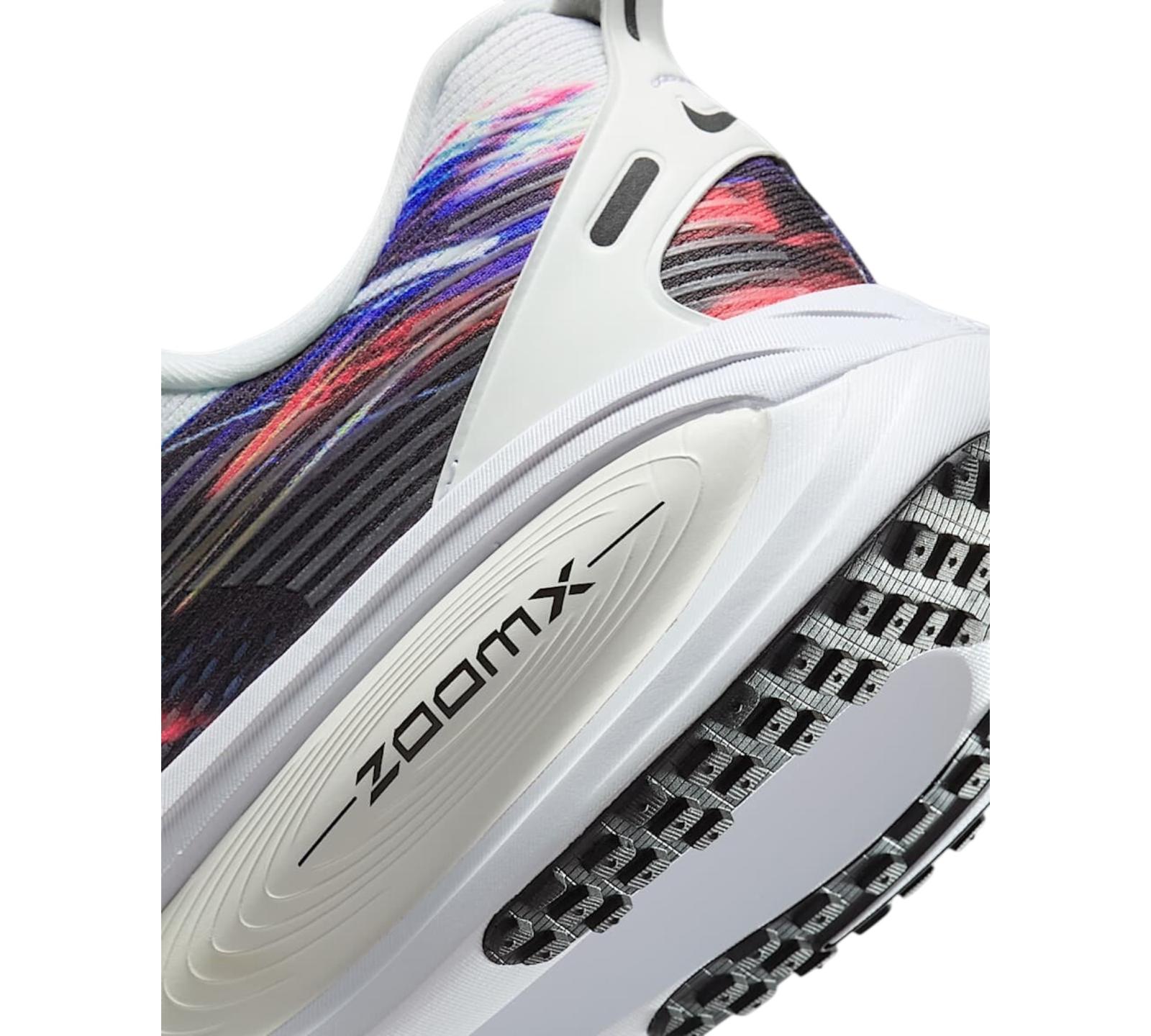 NIKE VOMERO 18 SE LIGHT TRAILS