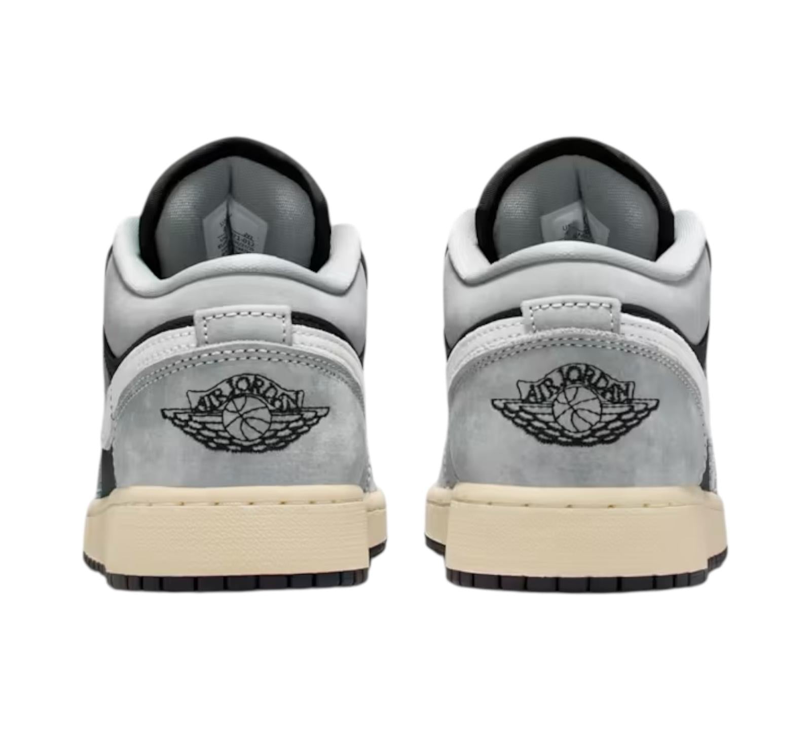JORDAN 1 LOW SE LIGHT SMOKE GREY SAIL MUSLIN BLACK