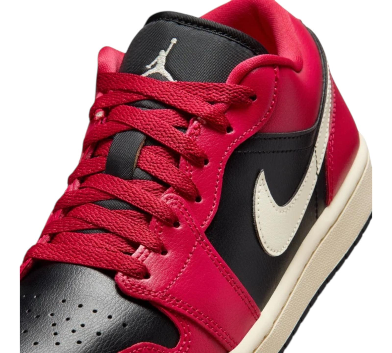 JORDAN 1 LOW MYSTIC HIBISCUS BLACK