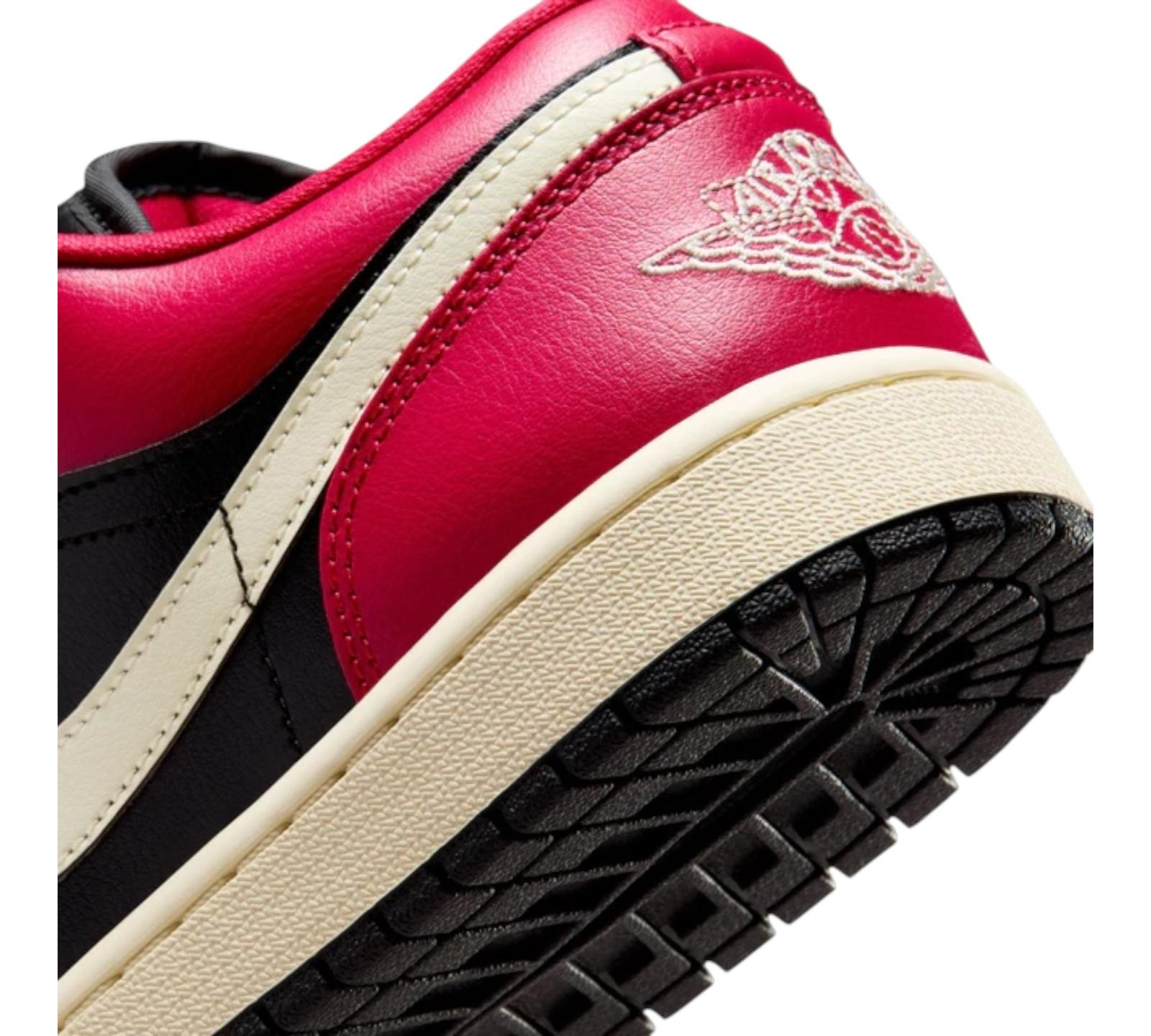 JORDAN 1 LOW MYSTIC HIBISCUS BLACK