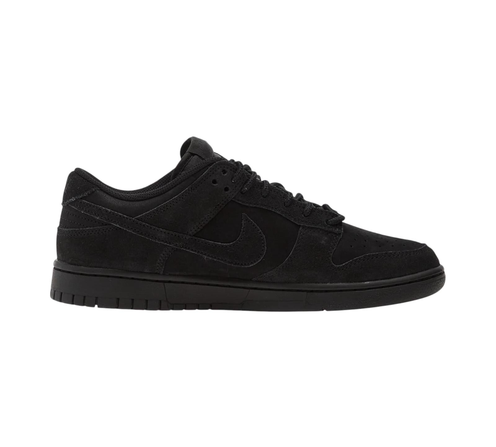 NIKE DUNK LOW SE TRIPLE BLACK