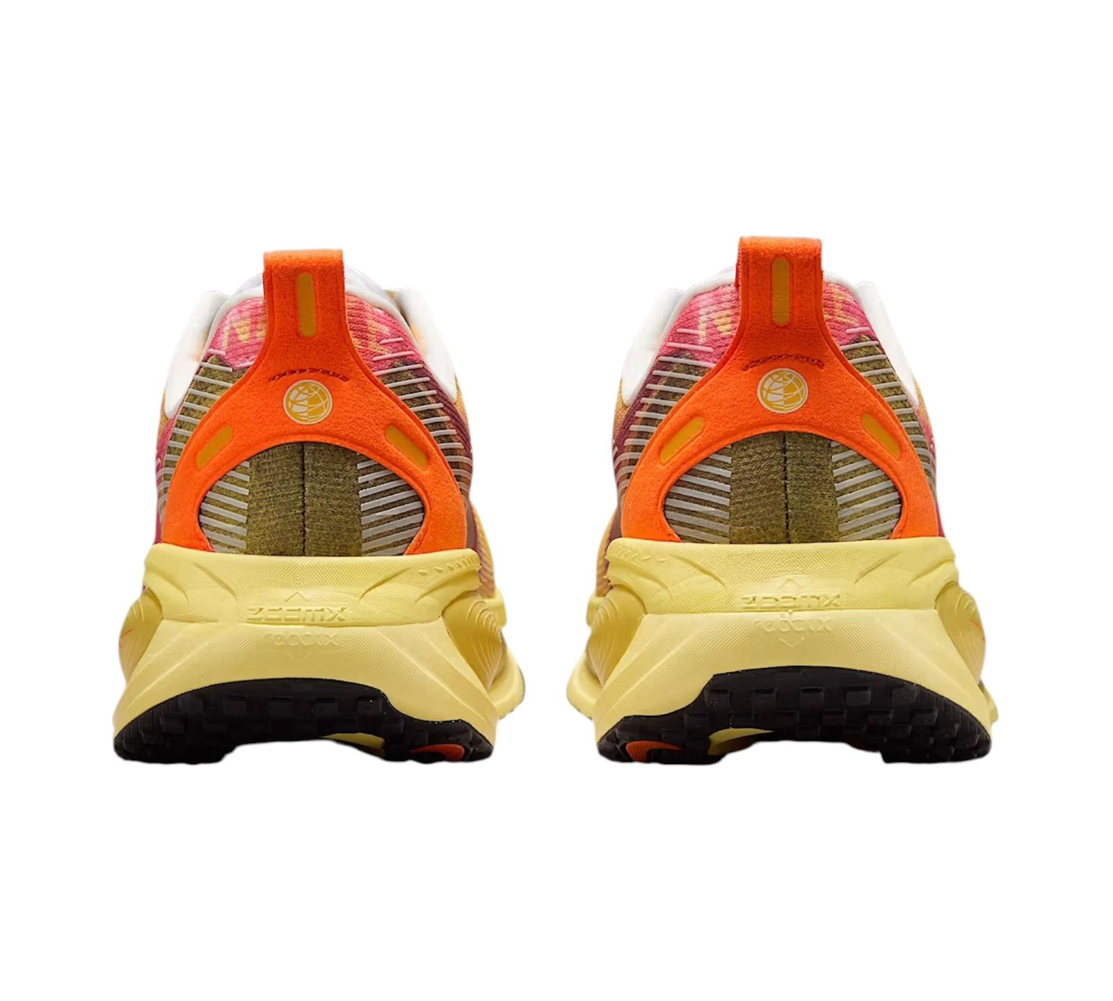 NIKE VOMERO 18 SE INTERNATIONAL RUNNING PACK LD-1000