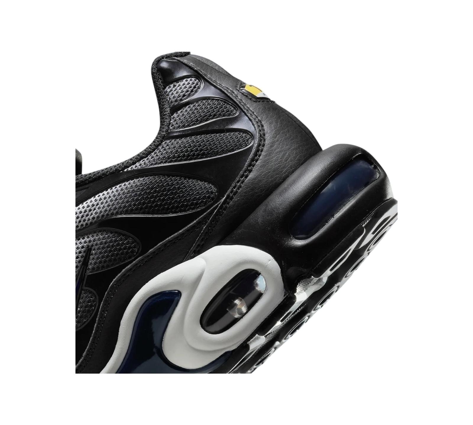 NIKE AIR MAX PLUS MIDNIGHT NAVY