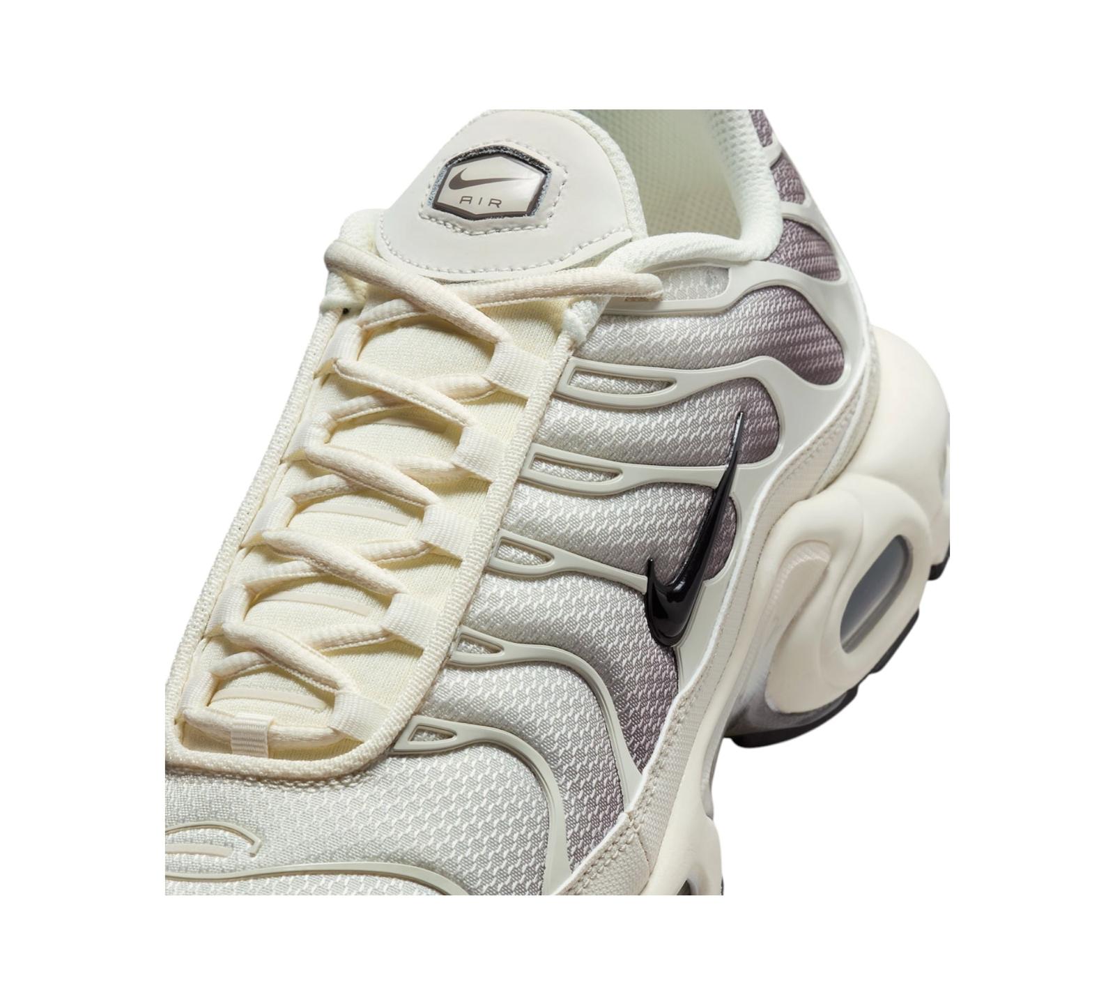 NIKE AIR MAX PLUS LIGHT OREWOOD BROWN CAVE STONE