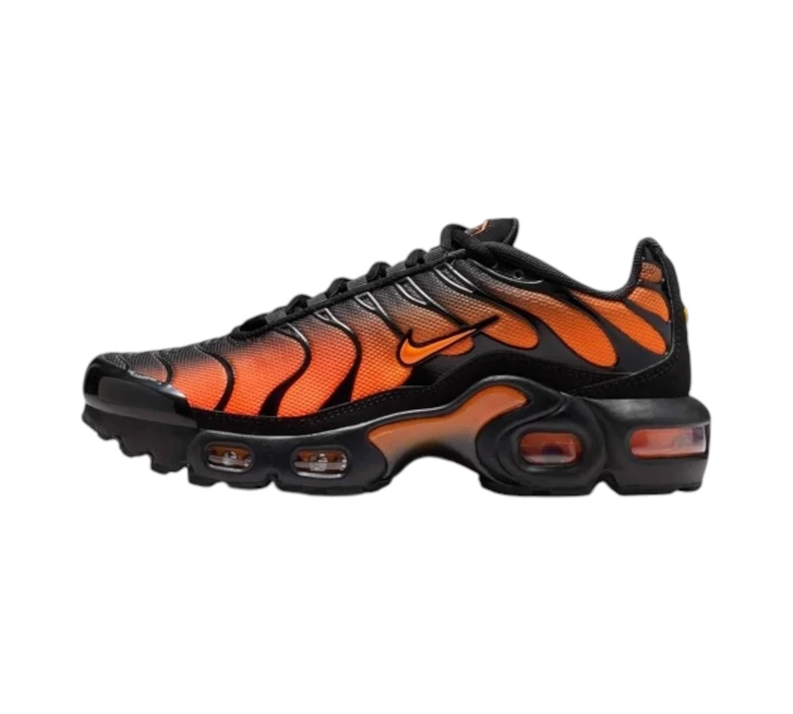 NIKE AIR MAX PLUS BLACKTOTAL ORANGE