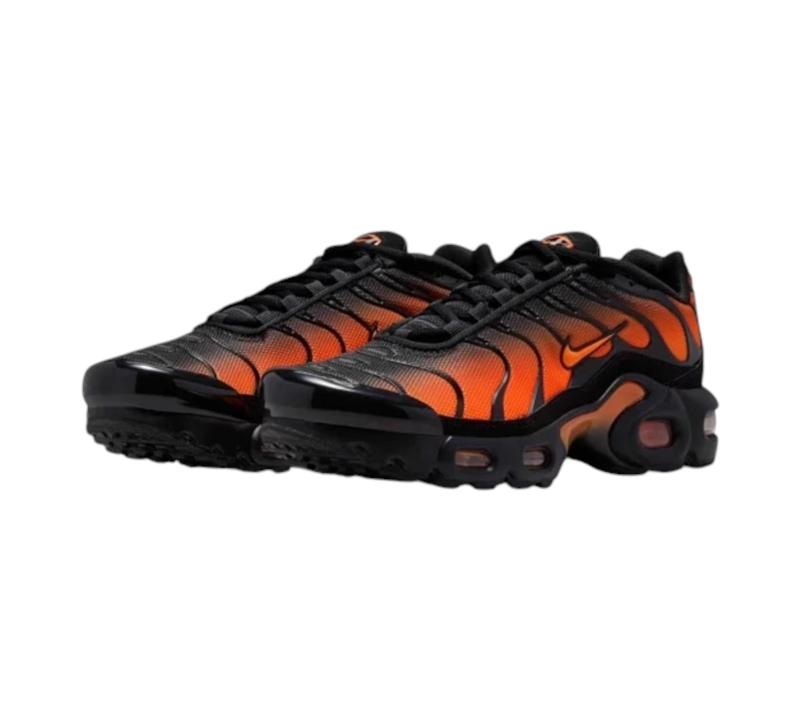 NIKE AIR MAX PLUS BLACKTOTAL ORANGE