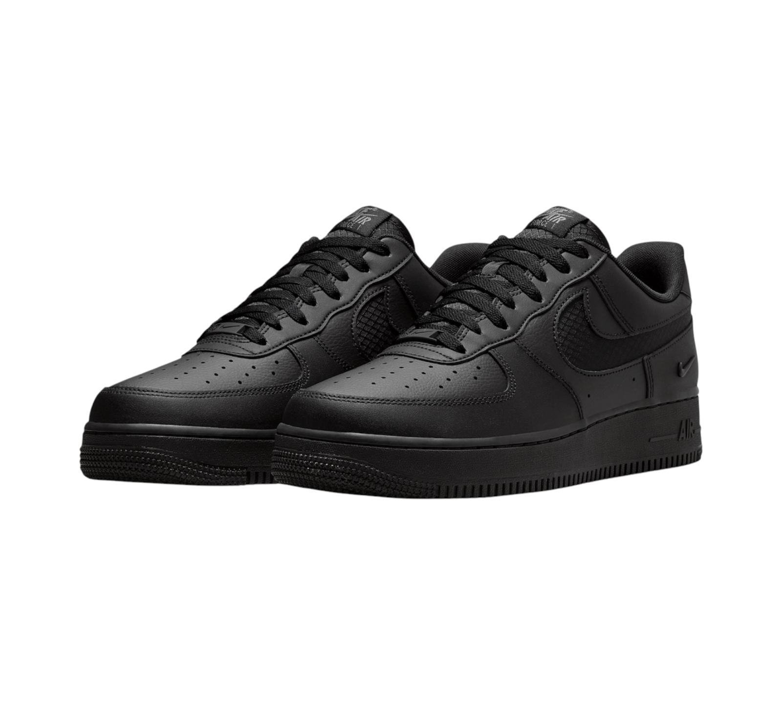 NIKE AIR FORCE 1 LOW SE TRIPLE BLACK RIPSTOP