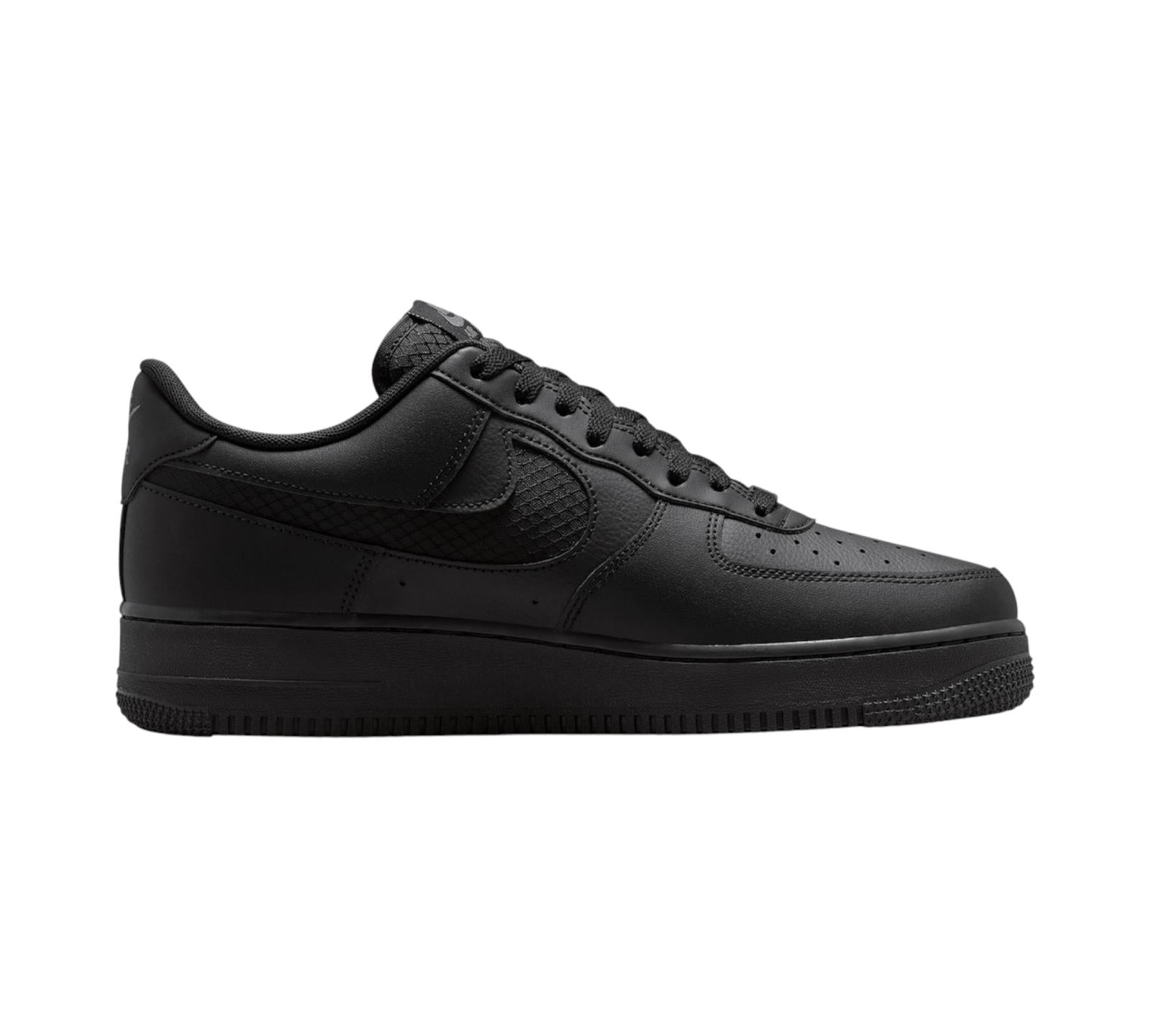 NIKE AIR FORCE 1 LOW SE TRIPLE BLACK RIPSTOP