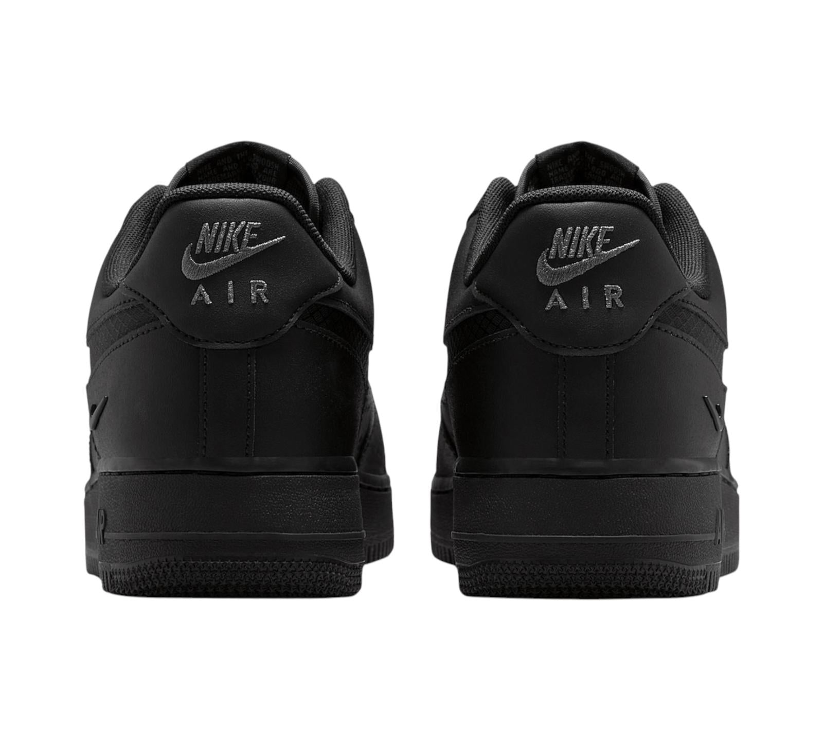 NIKE AIR FORCE 1 LOW SE TRIPLE BLACK RIPSTOP