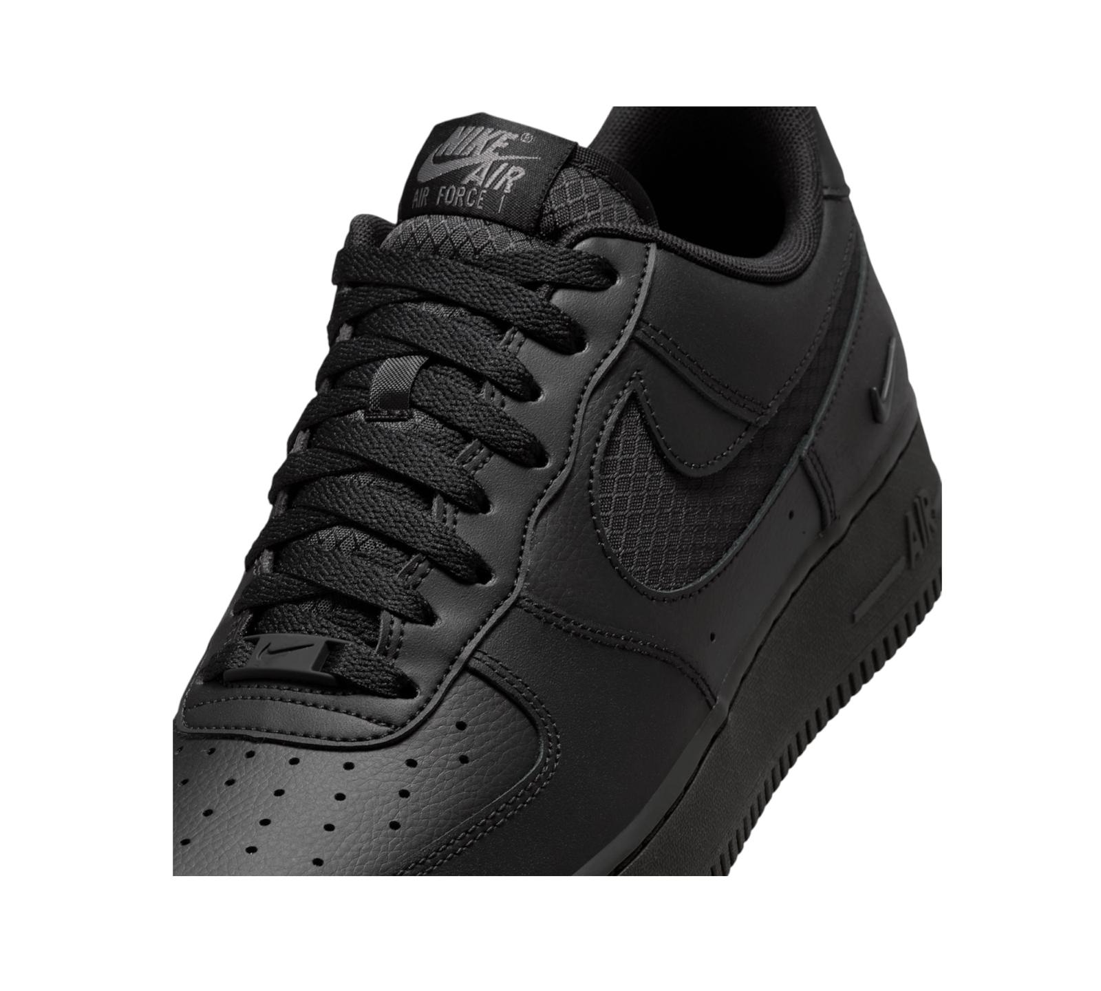 NIKE AIR FORCE 1 LOW SE TRIPLE BLACK RIPSTOP