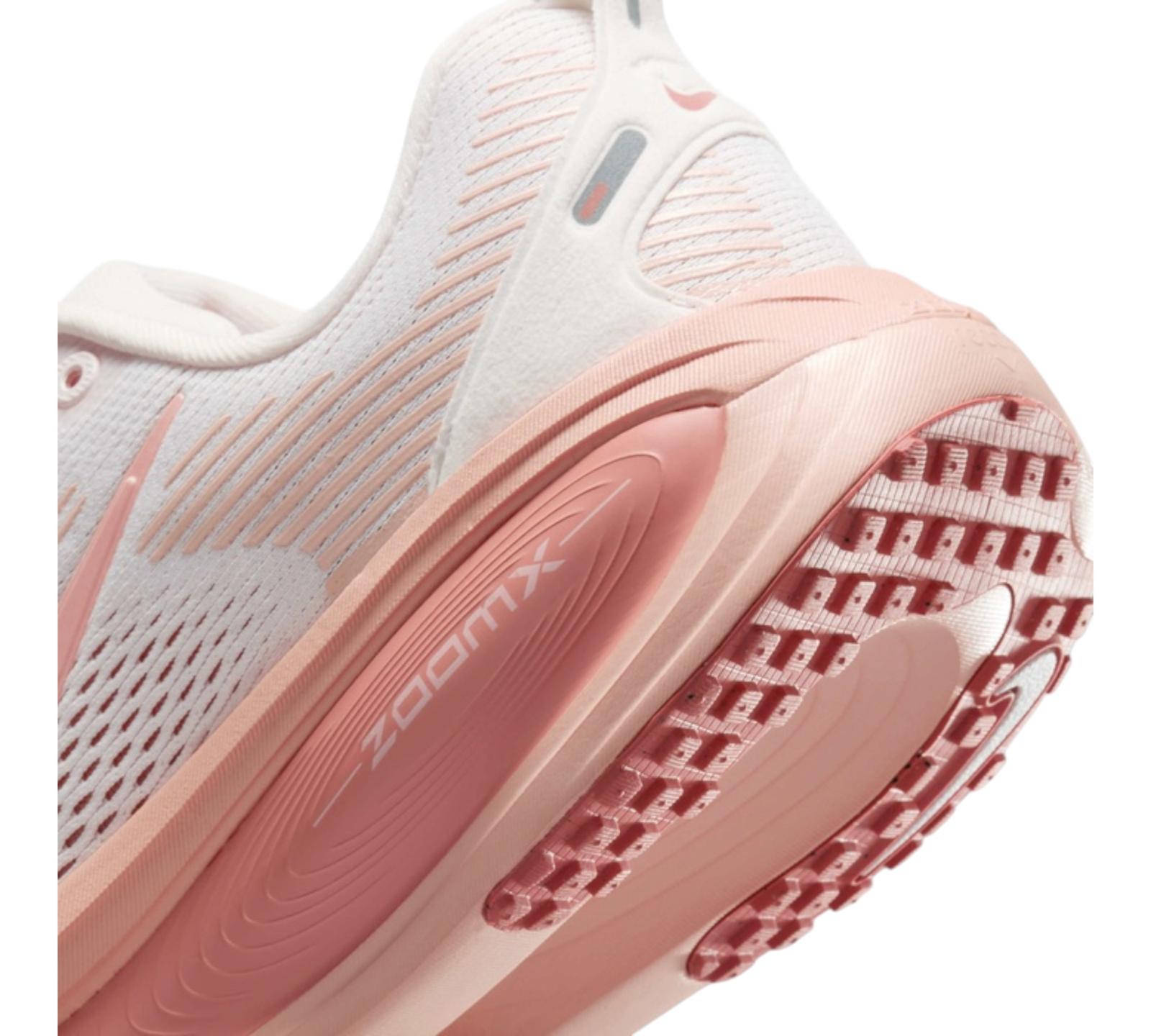 NIKE VOMERO 18 LIGHT SOFT PINK LIGHT MADDER ROOT ARCTIC ORANGE MADDER ROOT