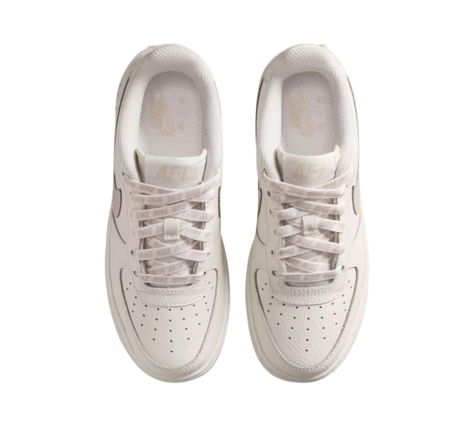 NIKE AIR FORCE 1 LOW WHITE SAIL SWOOSH