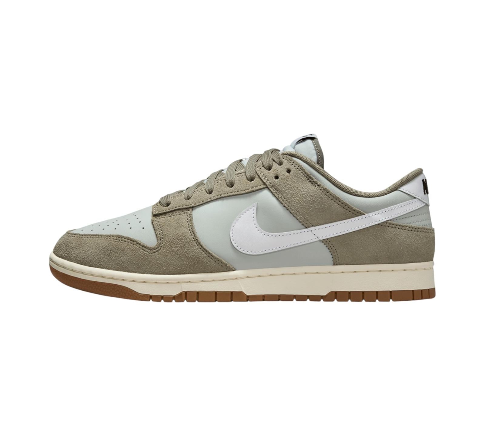 NIKE DUNK LOW RETRO SE LIGHT SILVER LIGHT ARMY SAIL WHITE