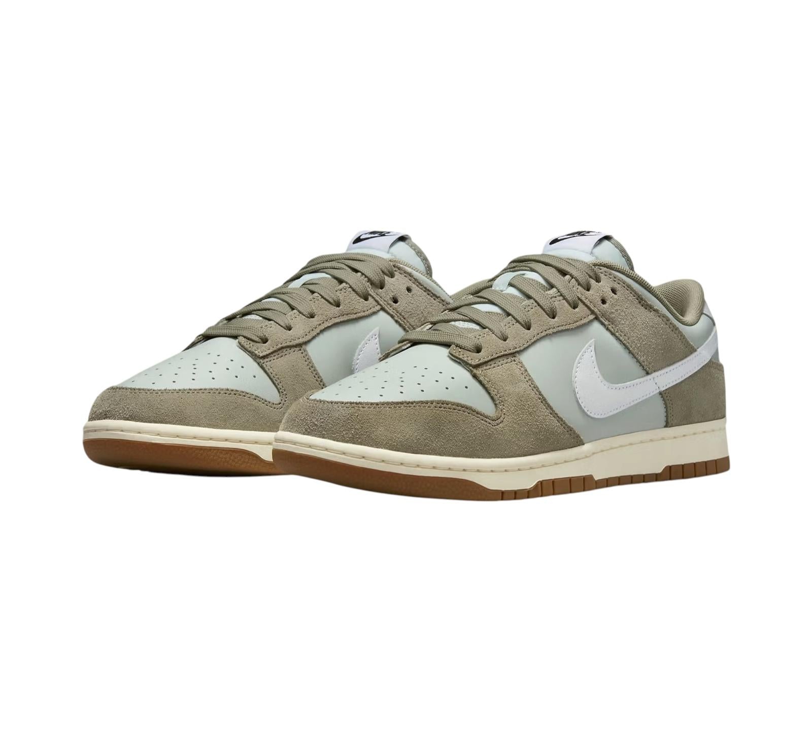 NIKE DUNK LOW RETRO SE LIGHT SILVER LIGHT ARMY SAIL WHITE