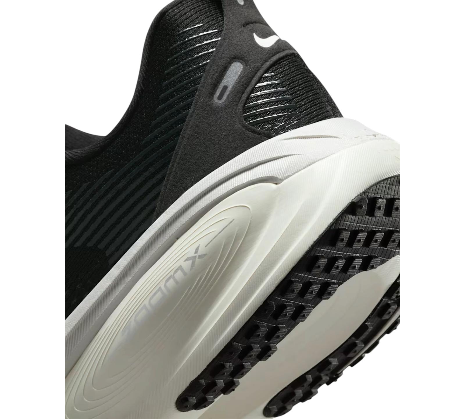 NIKE VOMERO 18 BLACK COCONUT MILK LIGHT IRON ORE SUMMIT WHITE