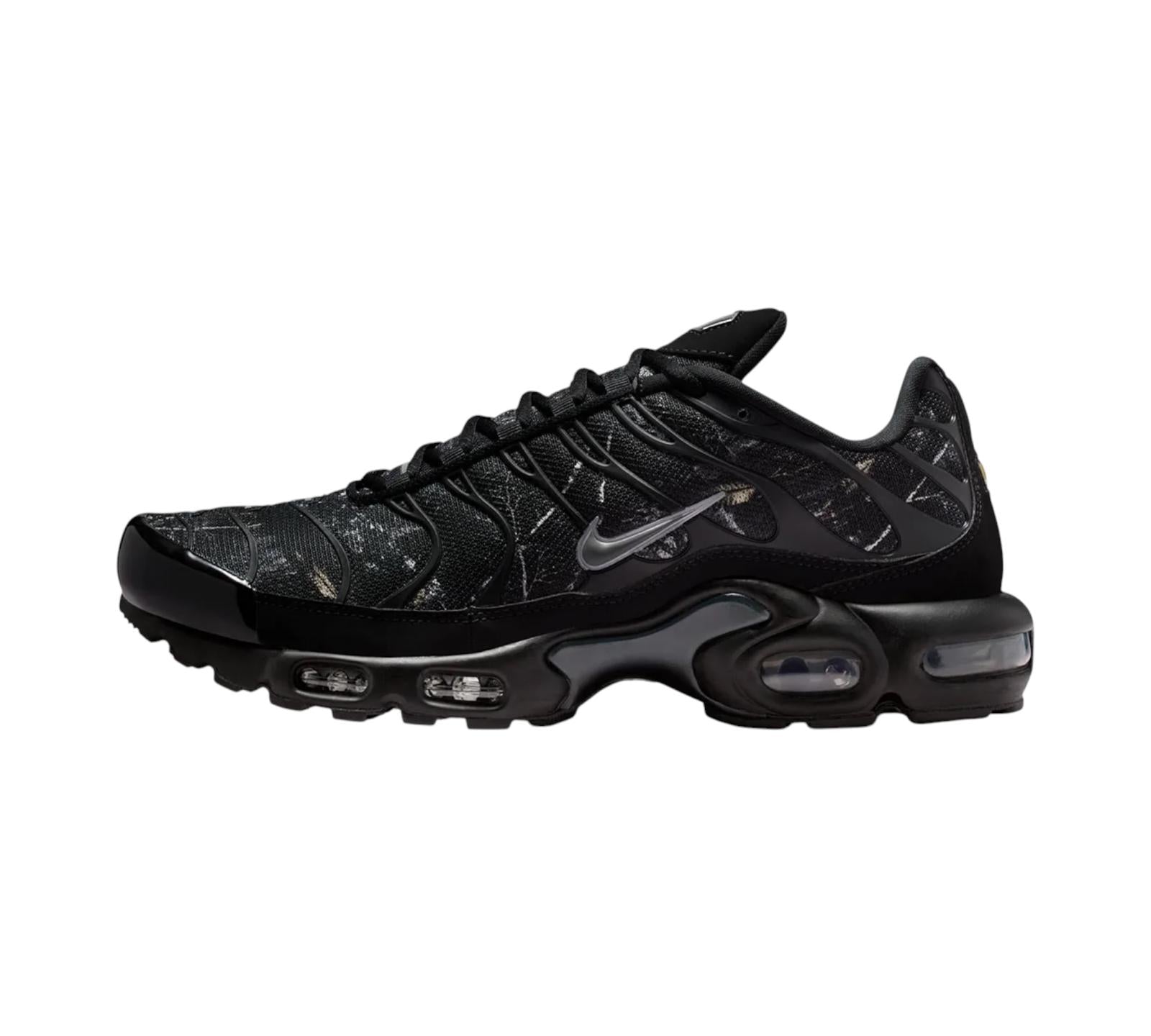 NIKE AIR MAX PLUS BLACK WOOD CAMO