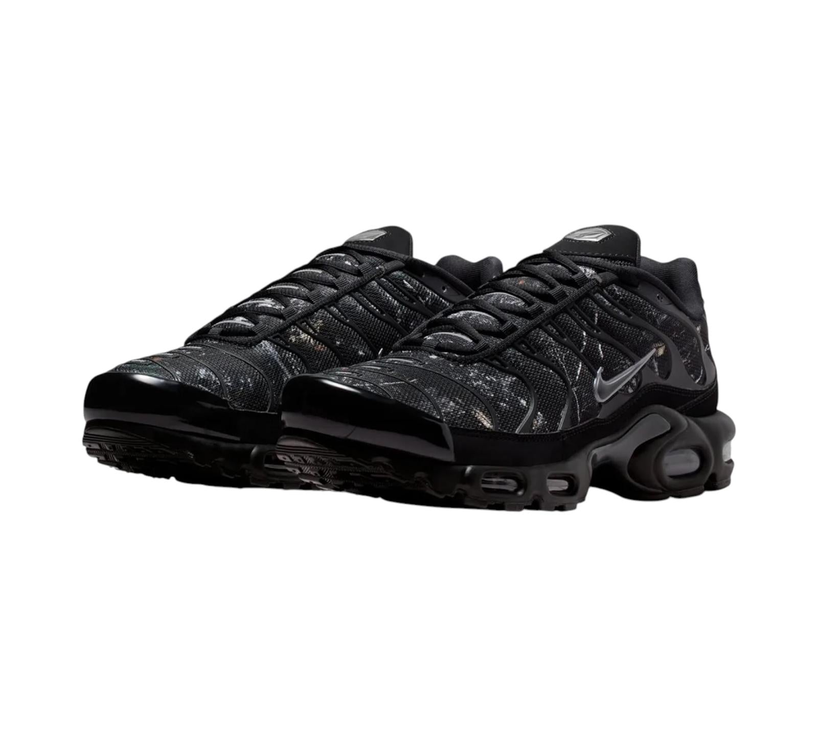 NIKE AIR MAX PLUS BLACK WOOD CAMO