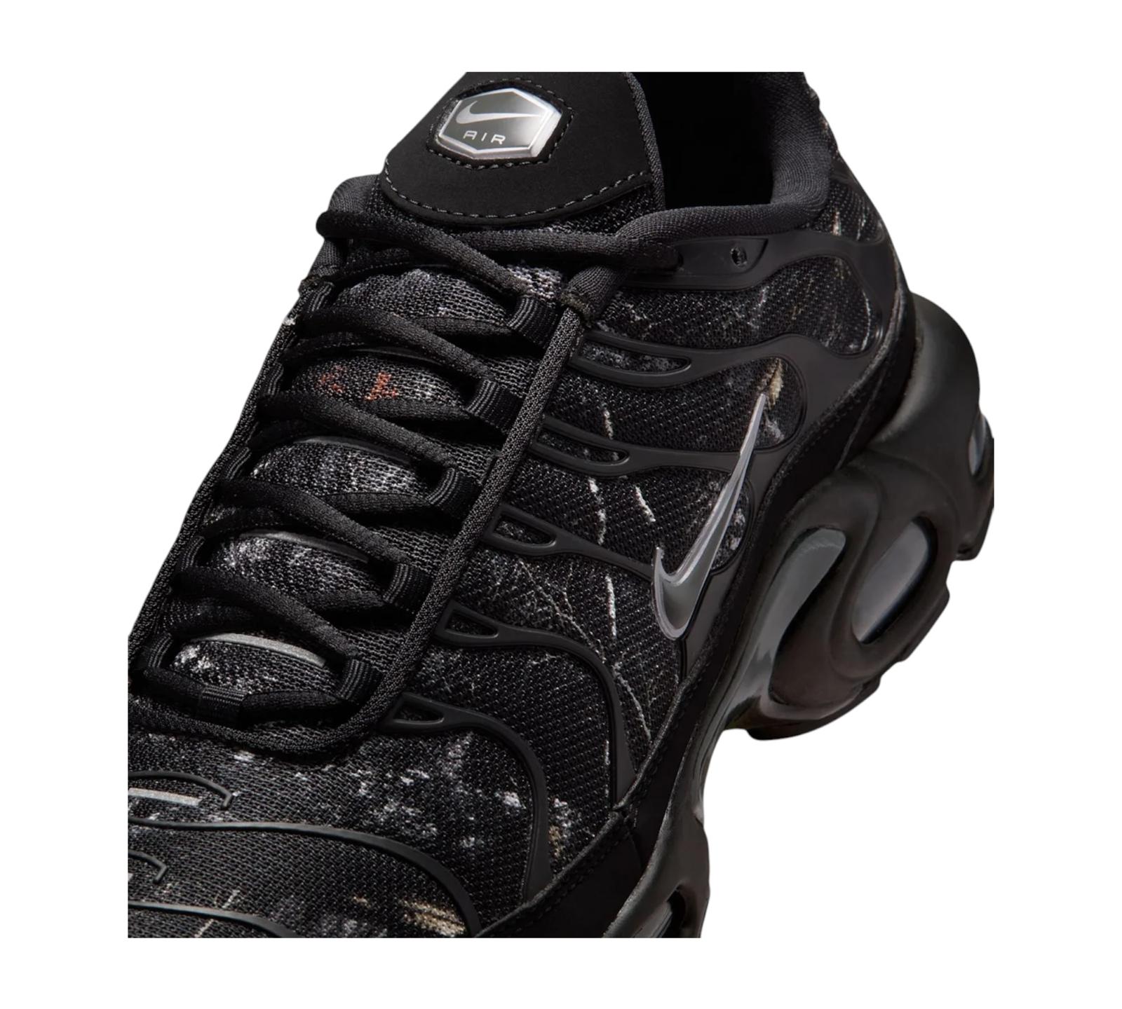 NIKE AIR MAX PLUS BLACK WOOD CAMO