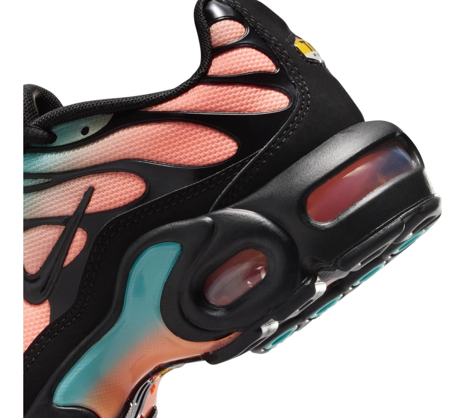 NIKE AIR MAX PLUS AURORA GREEN ORANGE PULSE