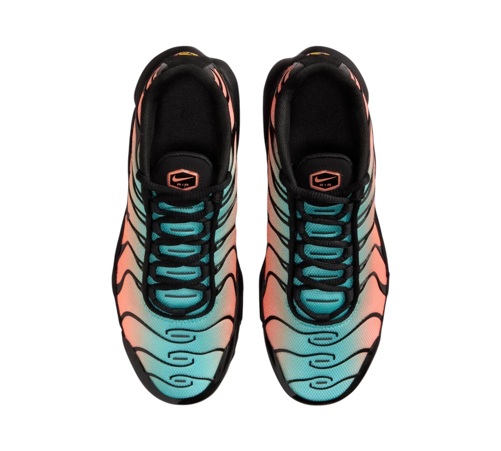 NIKE AIR MAX PLUS AURORA GREEN ORANGE PULSE