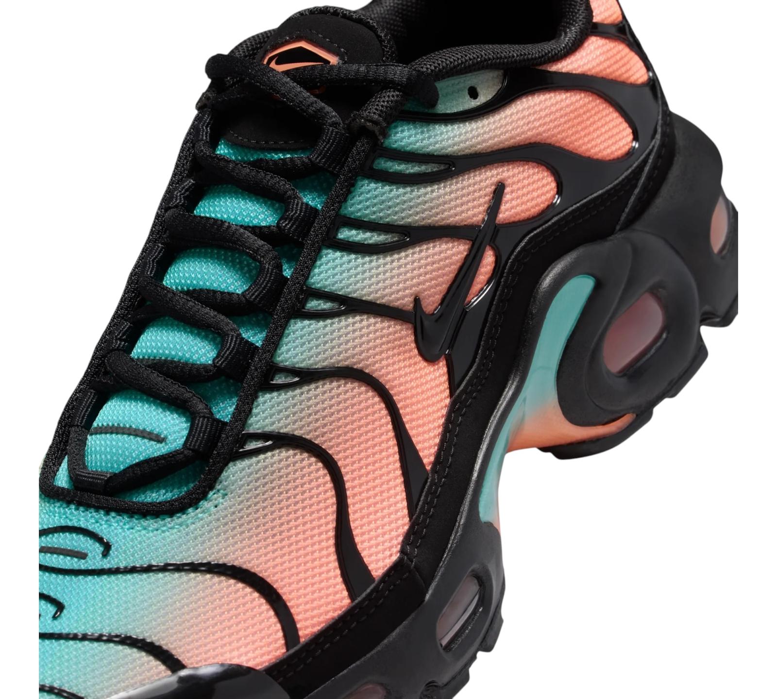 NIKE AIR MAX PLUS AURORA GREEN ORANGE PULSE