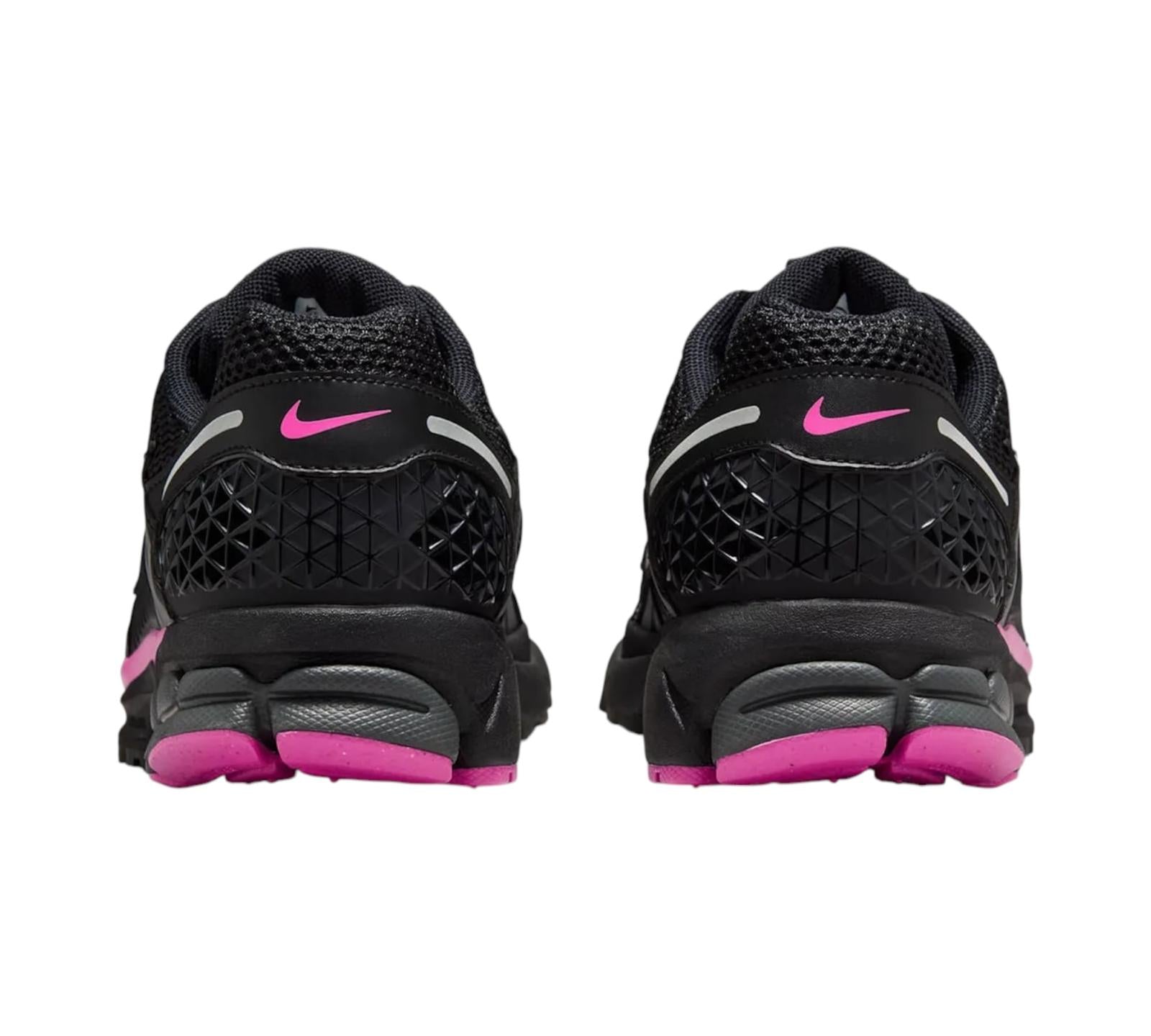 NIKE ZOOM VOMERO 5 BLACK PINK BLAST