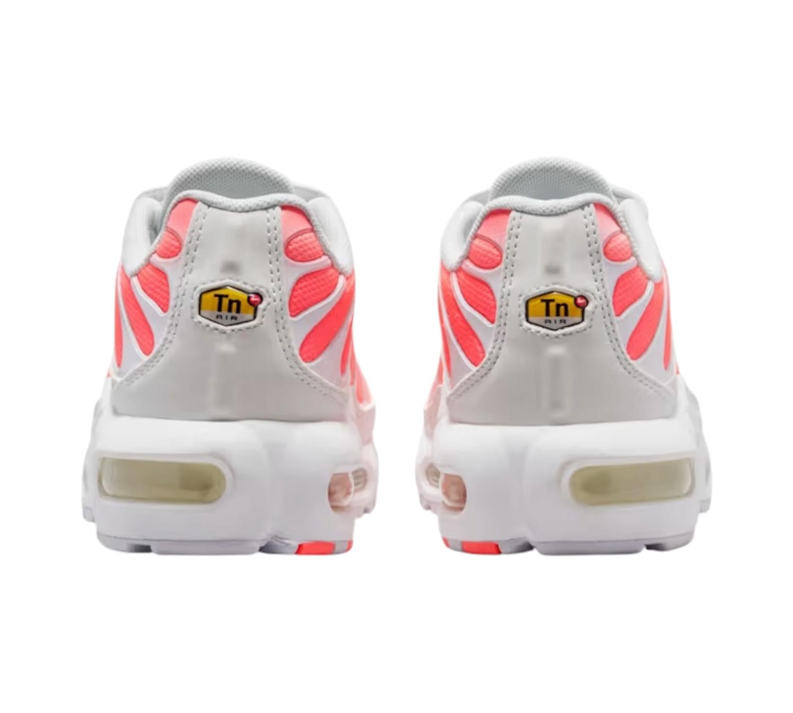 NIKE AIR MAX PLUS HOT LAVA