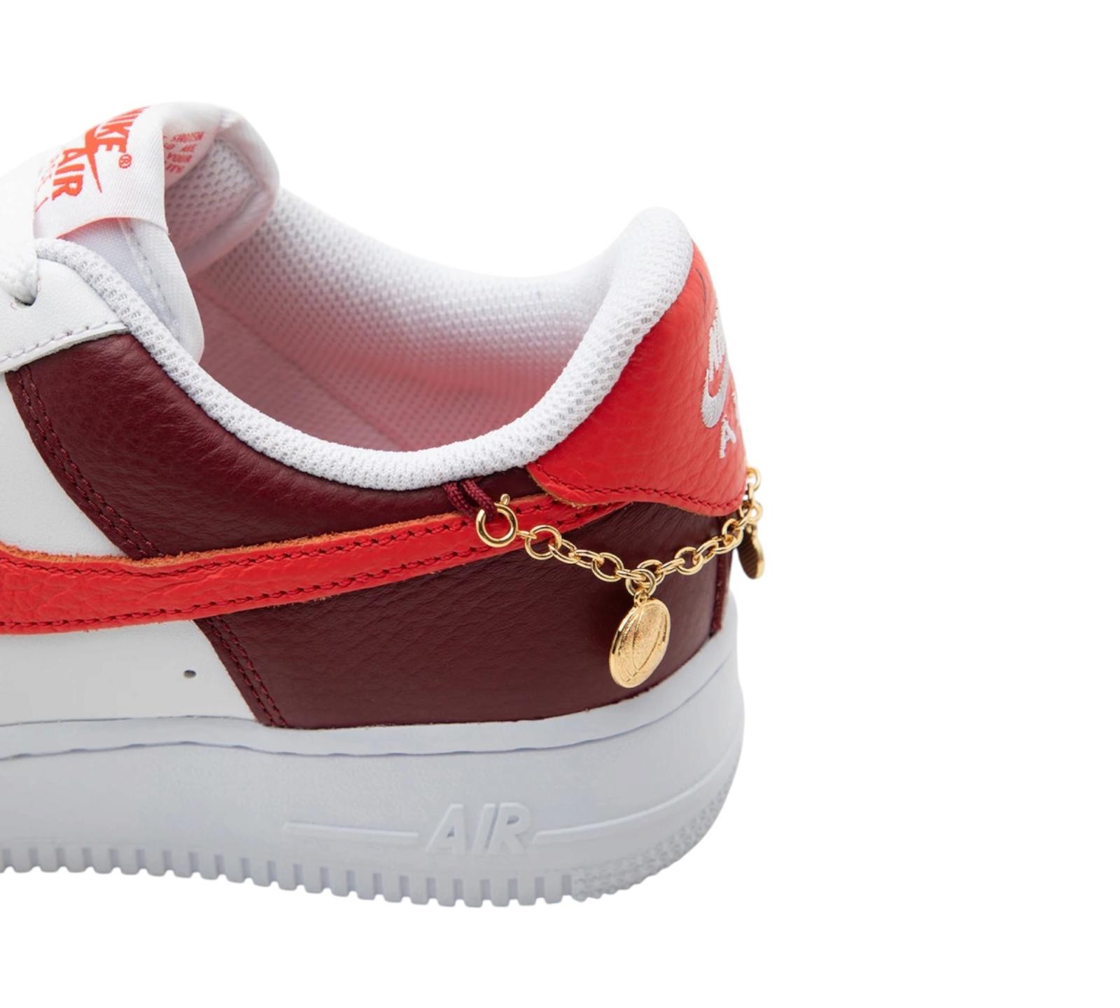 NIKE AIR FORCE 1 LOW '07 WHITE LIGHT CRIMSON GOLD CHARM BRACELET