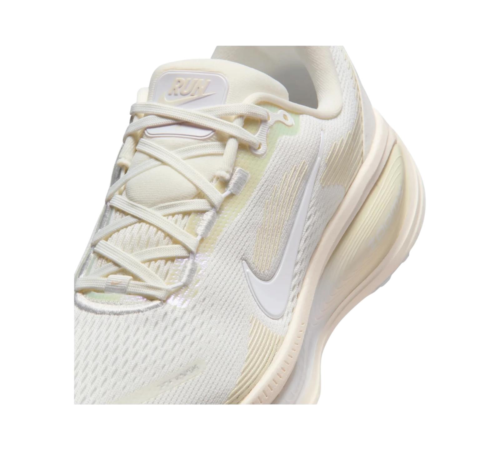 NIKE VOMERO 18 WHITE CHALK SEA GLASS