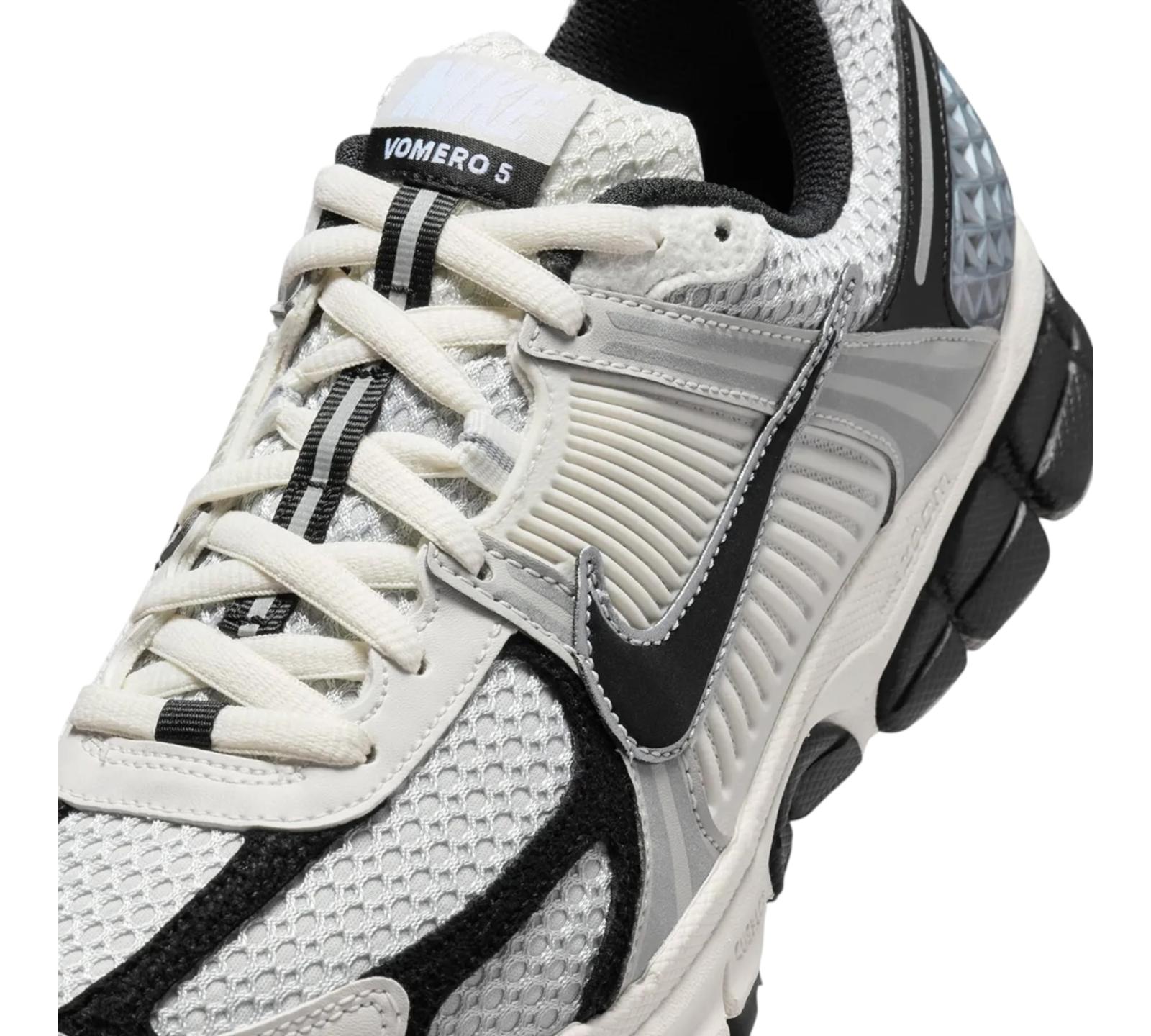 NIKE ZOOM VOMERO 5 PHOTON DUST BLACK
