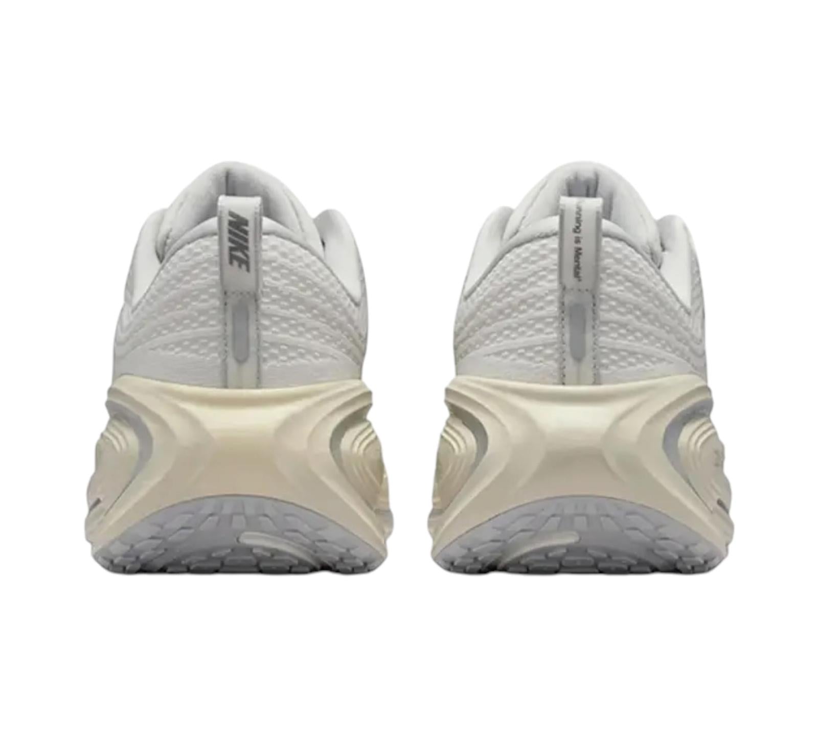 NIKE VOMERO PLUS RUNNING IS MENTAL