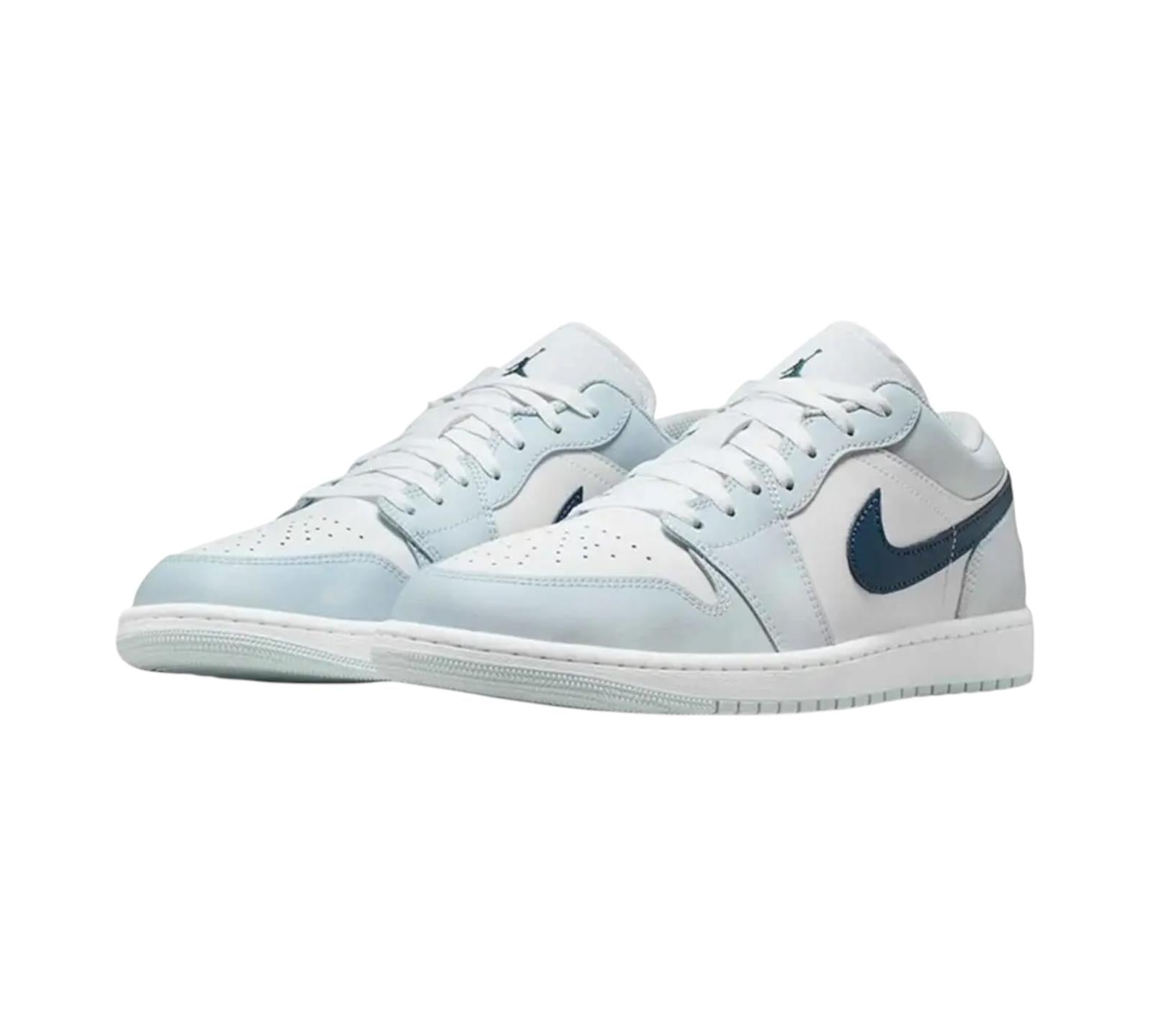 JORDAN 1 LOW AURA SQUADRON BLUE