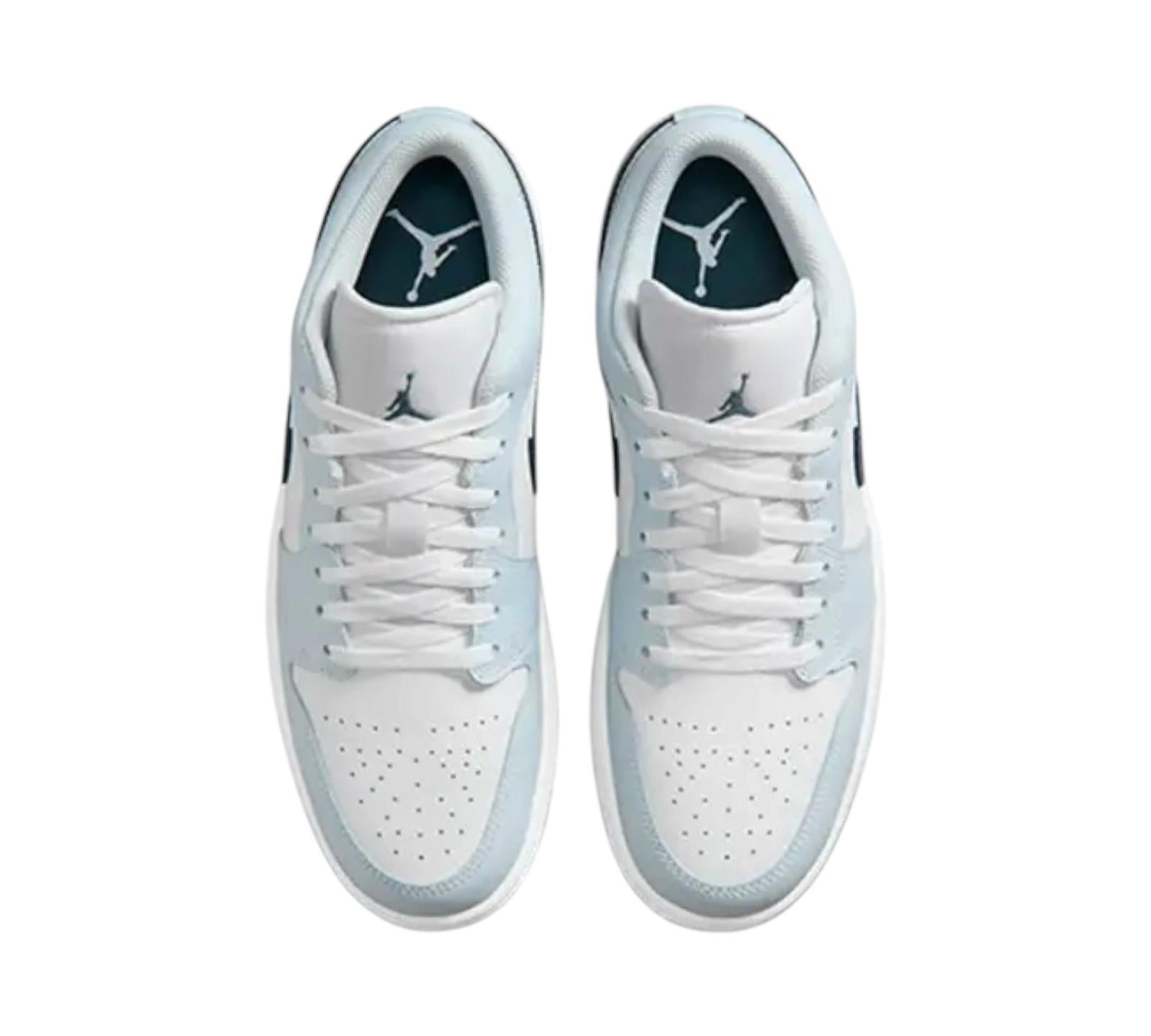 JORDAN 1 LOW AURA SQUADRON BLUE