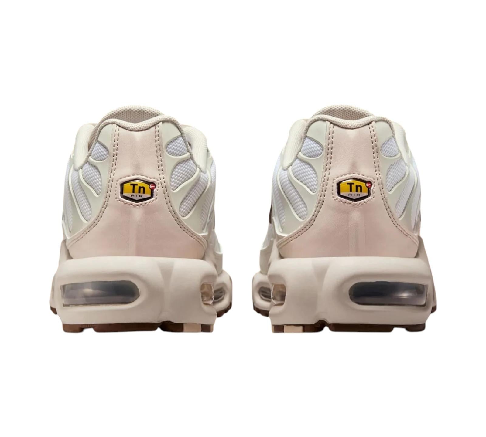 NIKE AIR MAX PLUS SE LIGHT OREWOOD BROWN