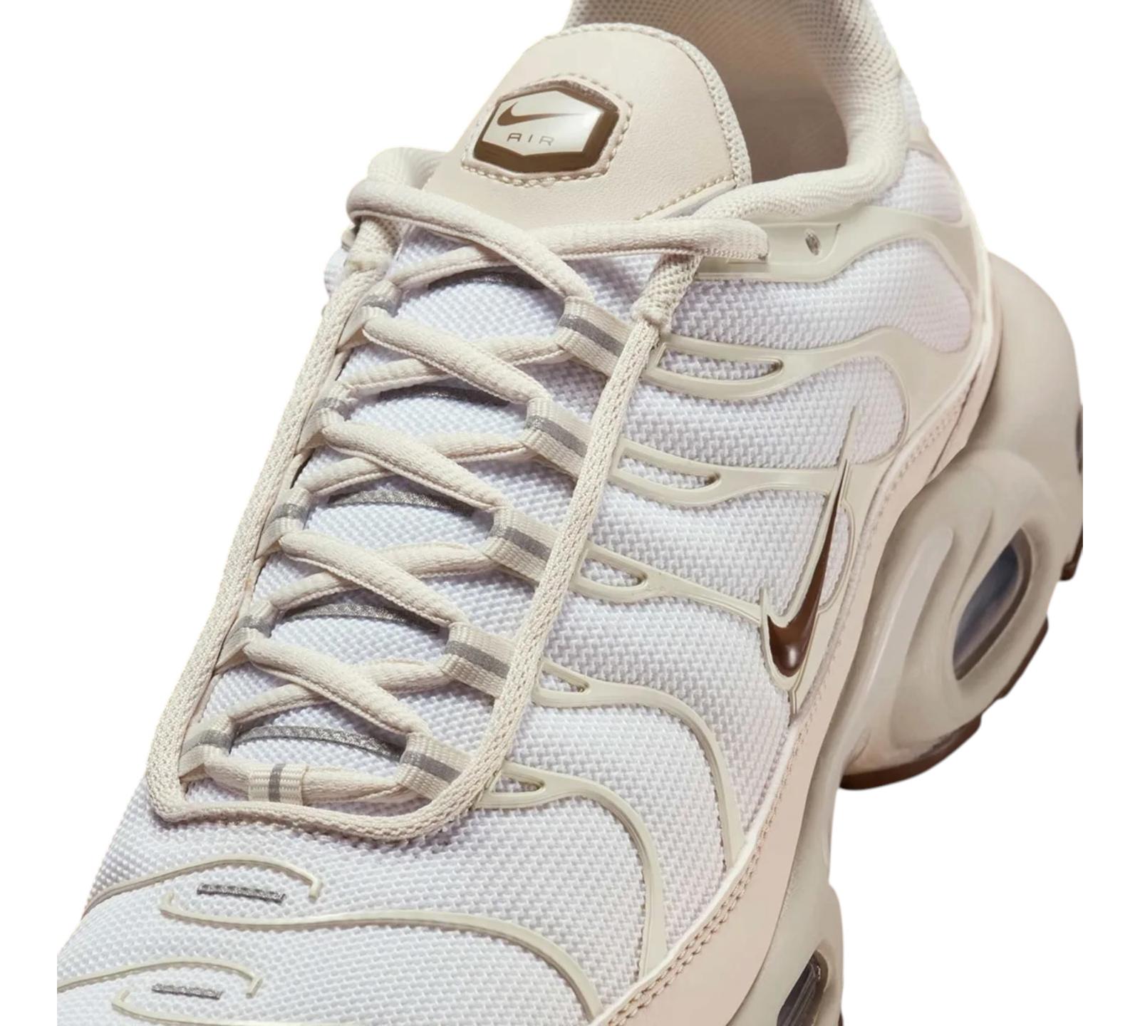 NIKE AIR MAX PLUS SE LIGHT OREWOOD BROWN