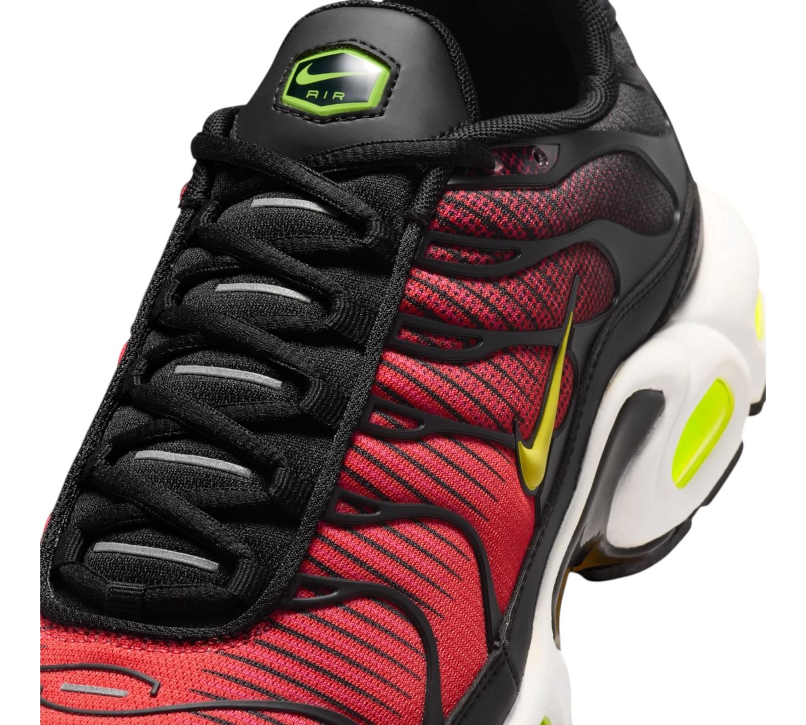 NIKE AIR MAX PLUS LIGHT CRIMSON