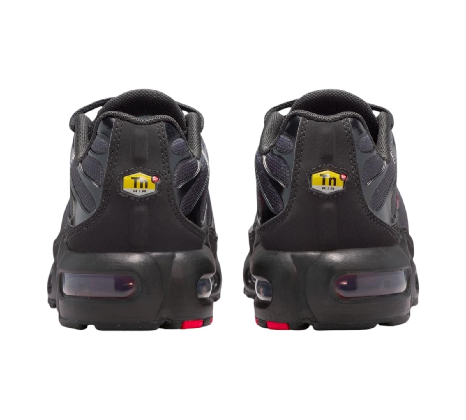 NIKE AIR MAX PLUS BLACK PENCIL POINT CRIMSON