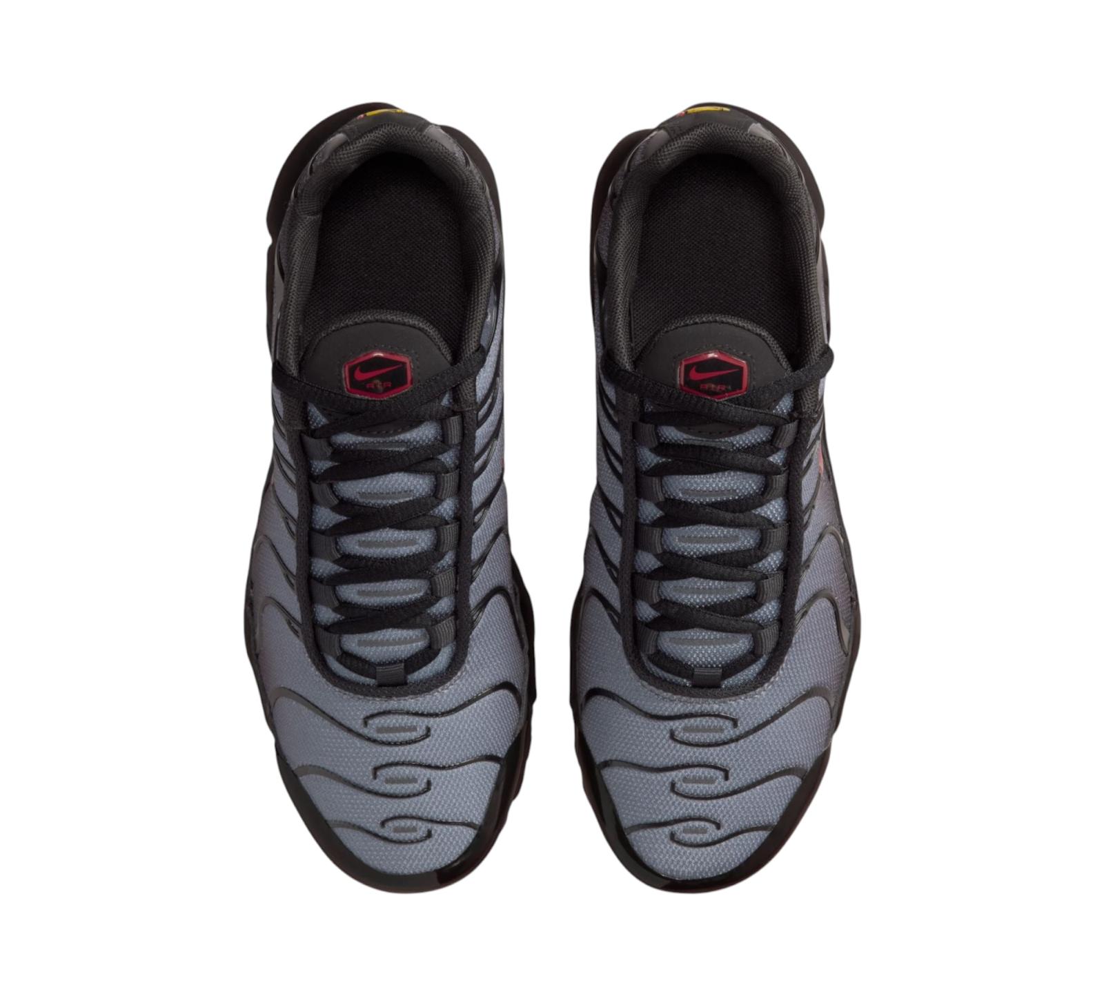 NIKE AIR MAX PLUS BLACK PENCIL POINT CRIMSON