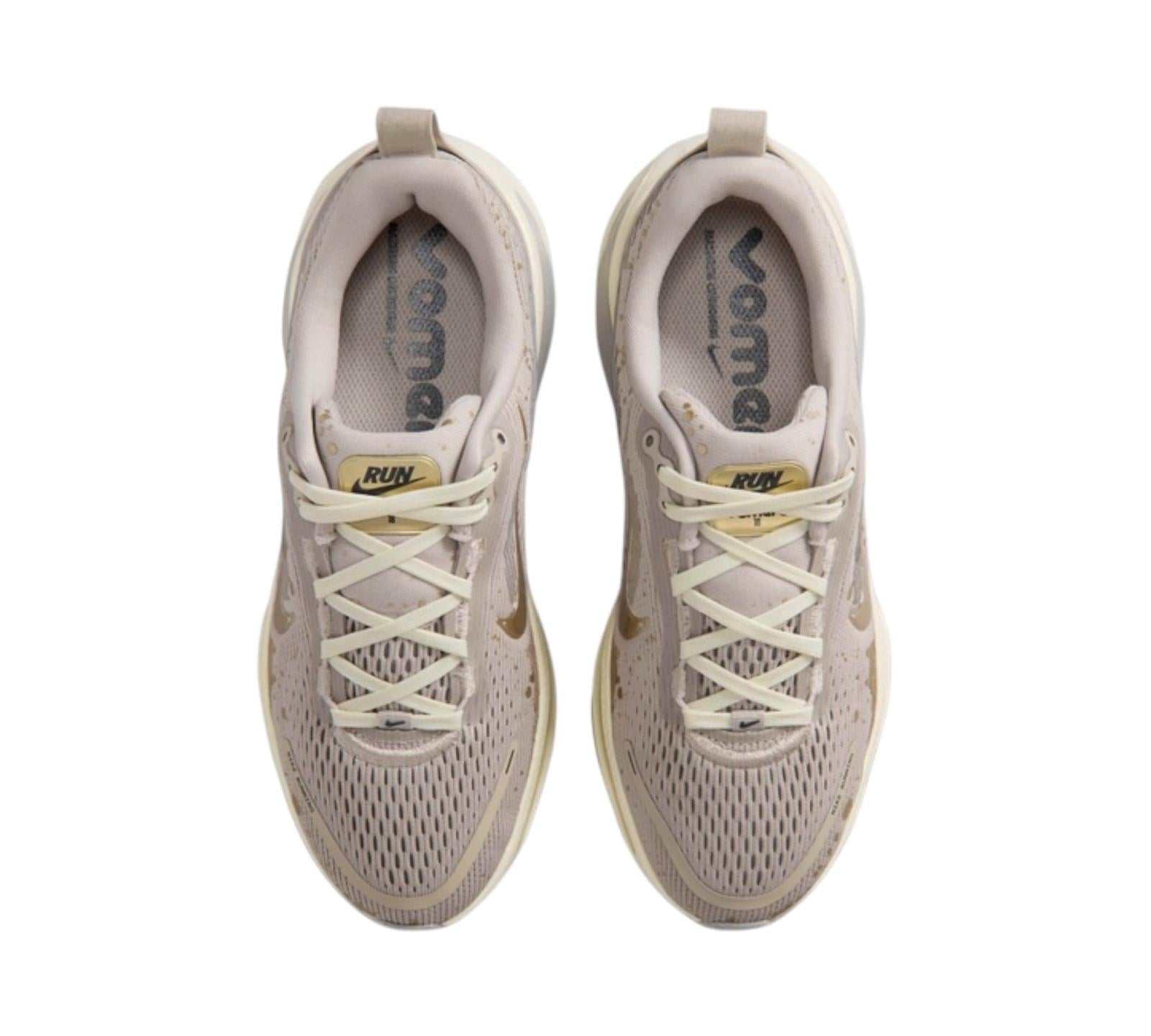 NIKE VOMERO 18 CREAM COCONUT MILK METALLIC GOLD GRAIN